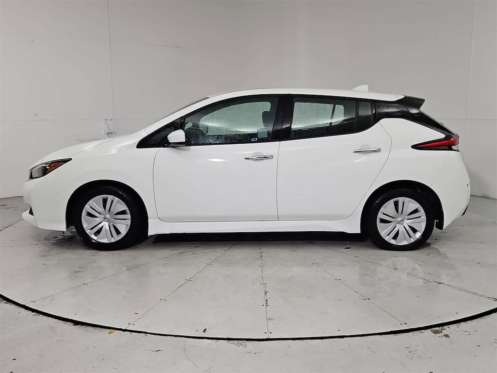 Used 2022 Nissan LEAF S Hatchback