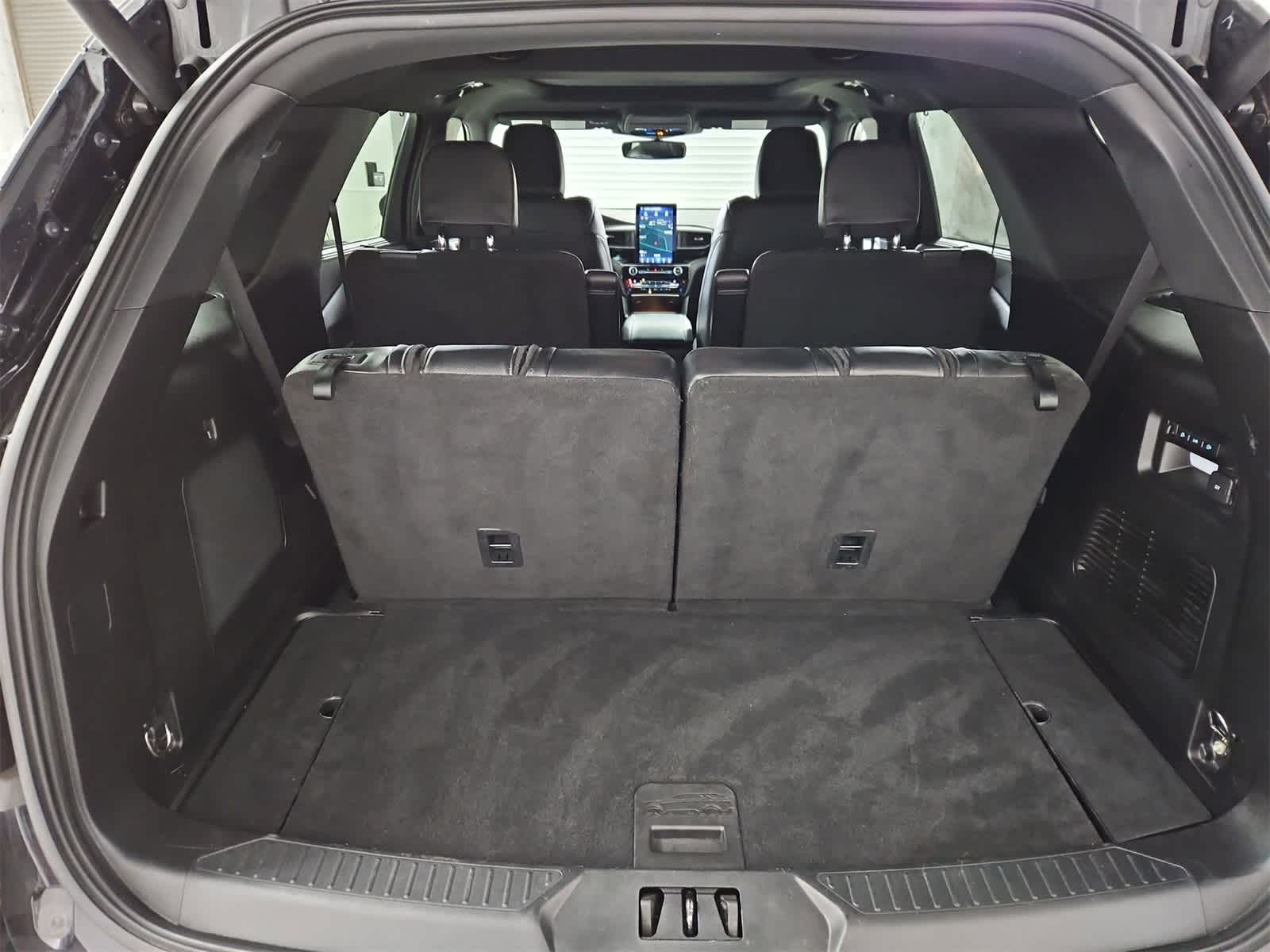 Thumbnail: 2021 Ford Explorer - 36