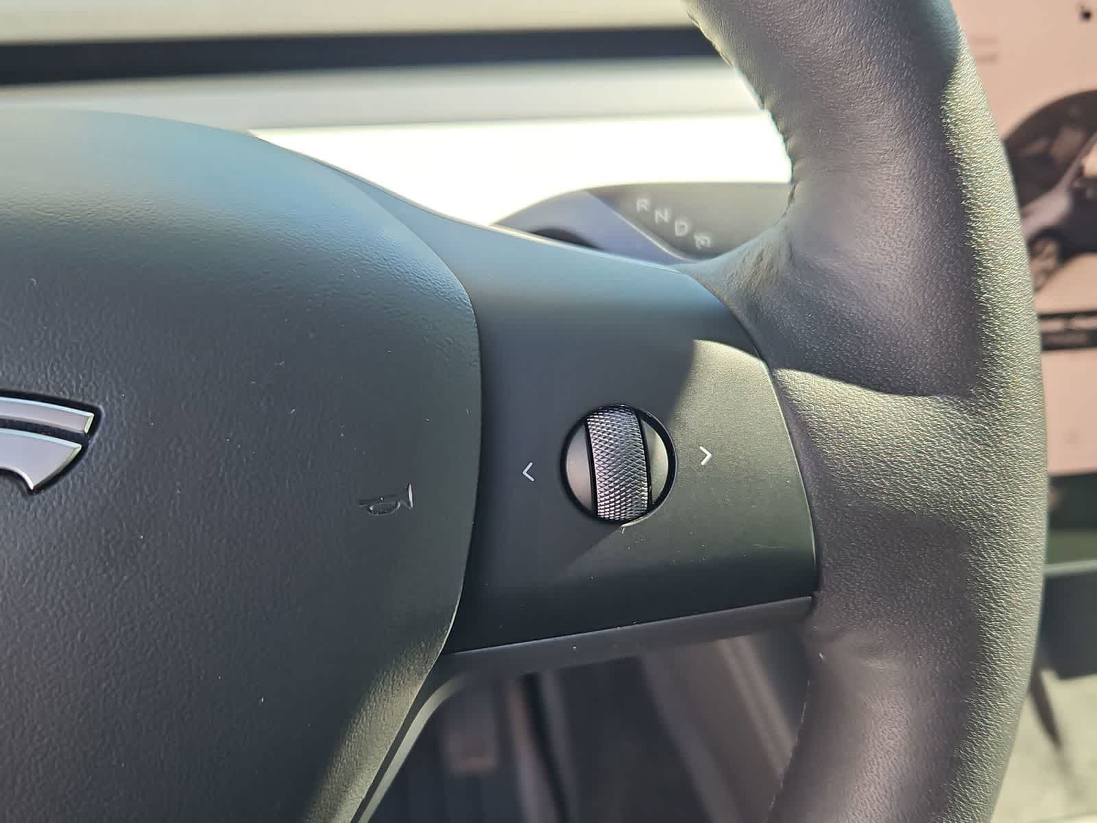 Thumbnail: 2022 Tesla Model Y - 25