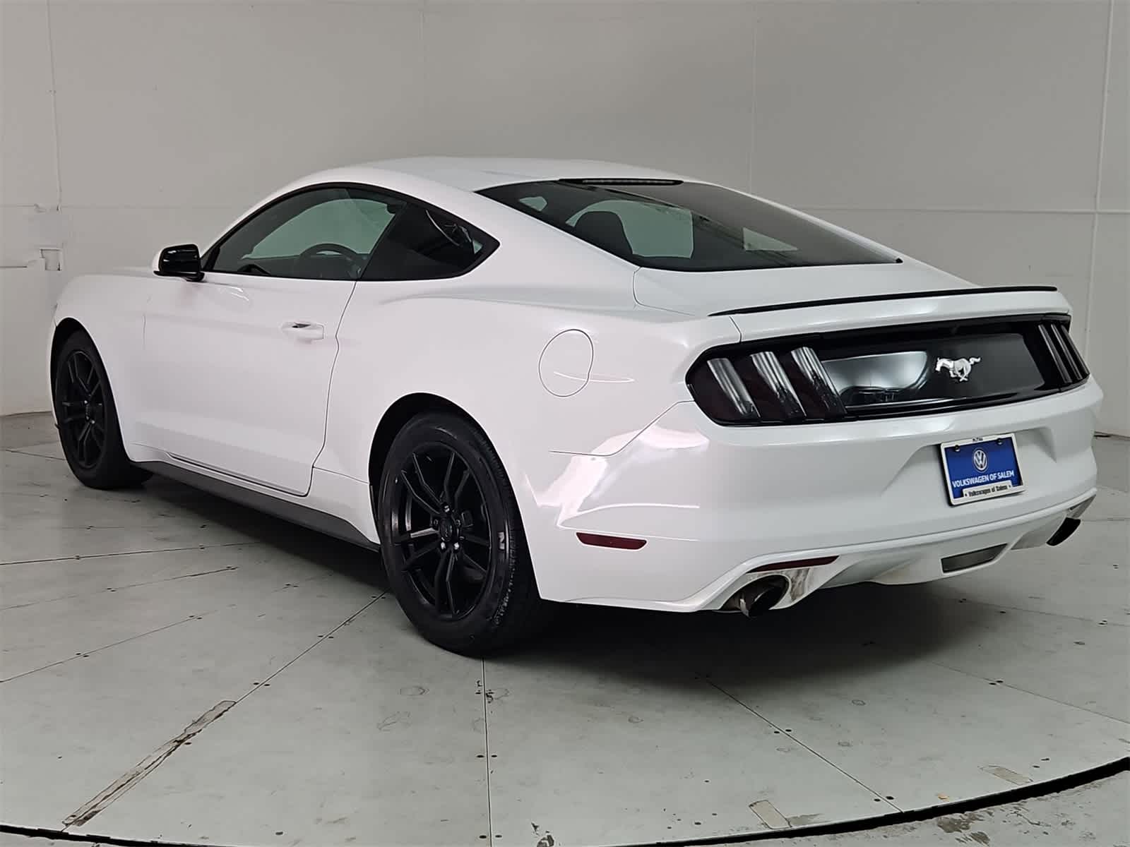 2017 Ford Mustang  4