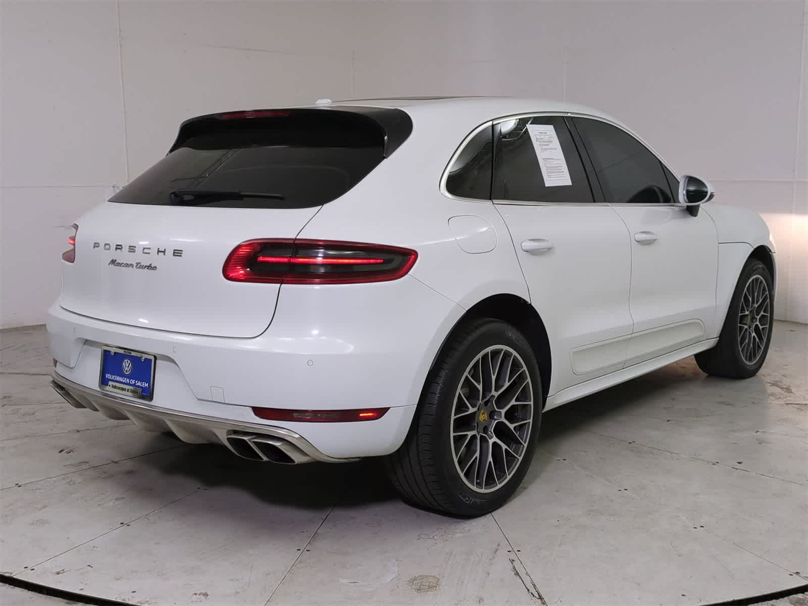 Thumbnail: 2015 Porsche Macan - 6
