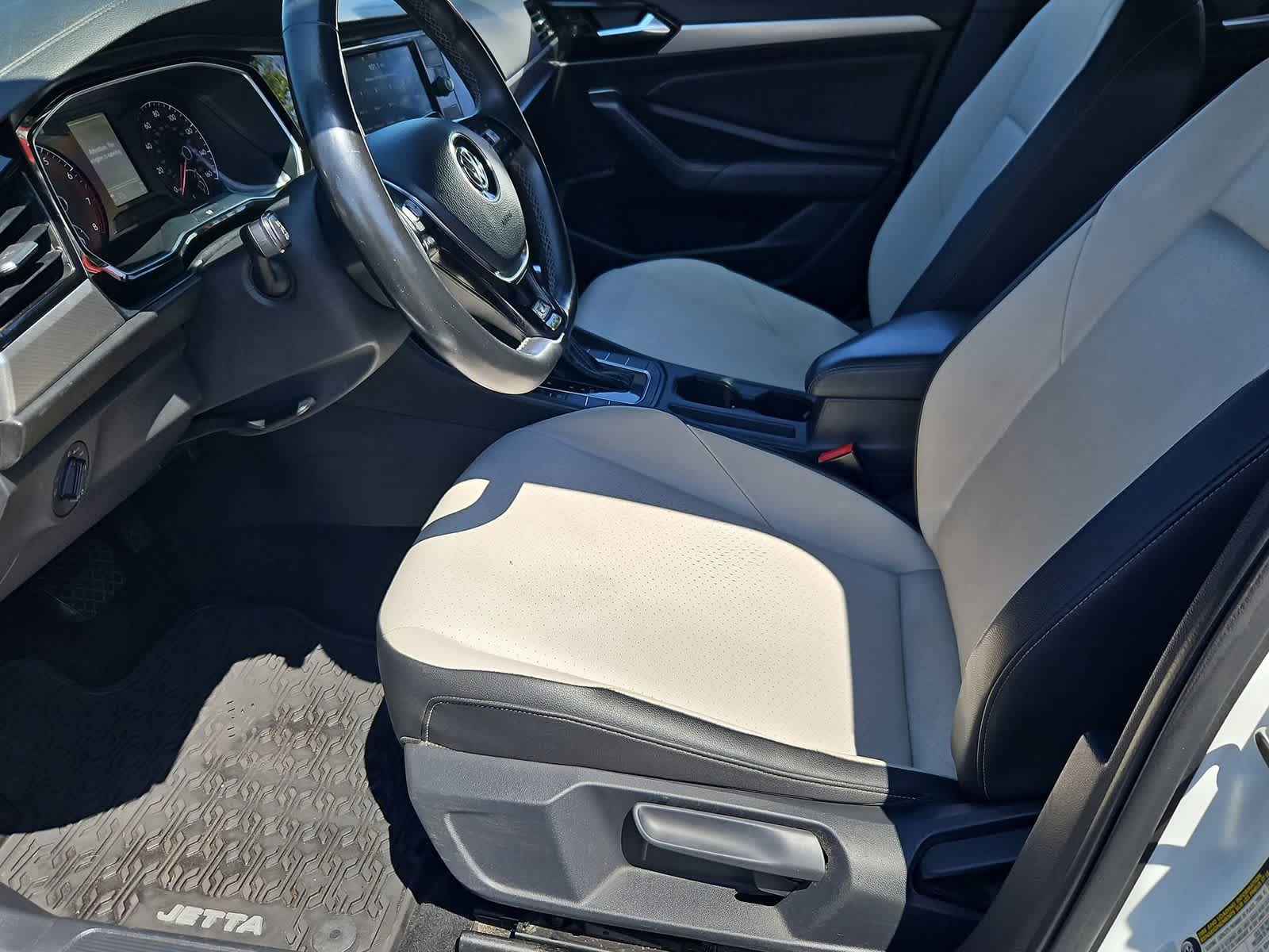 Thumbnail: 2020 Volkswagen Jetta - 16