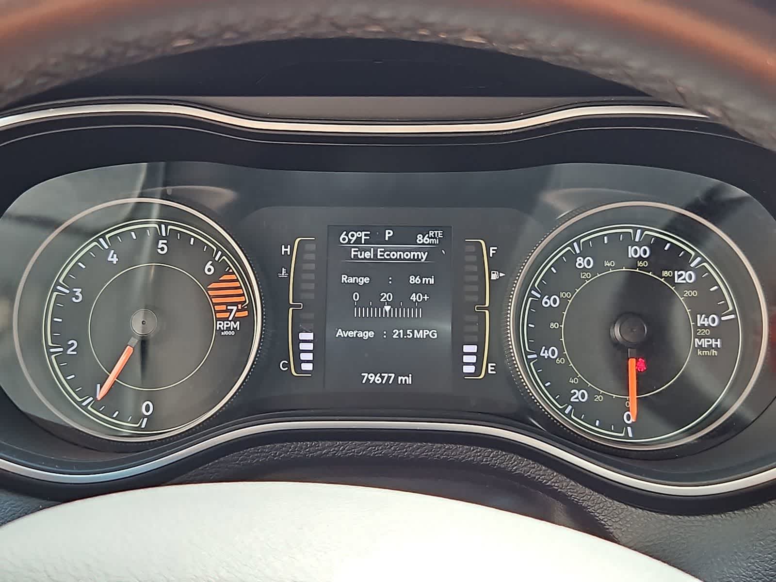 Thumbnail: 2019 Jeep Cherokee - 32