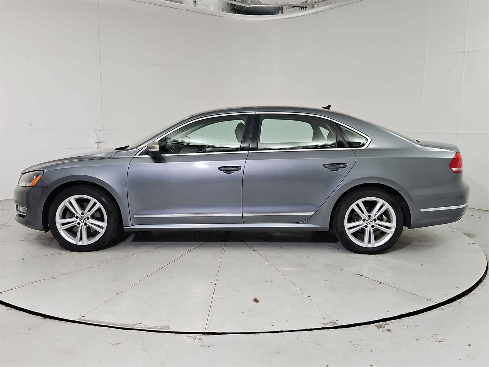 Thumbnail: 2013 Volkswagen Passat - 3