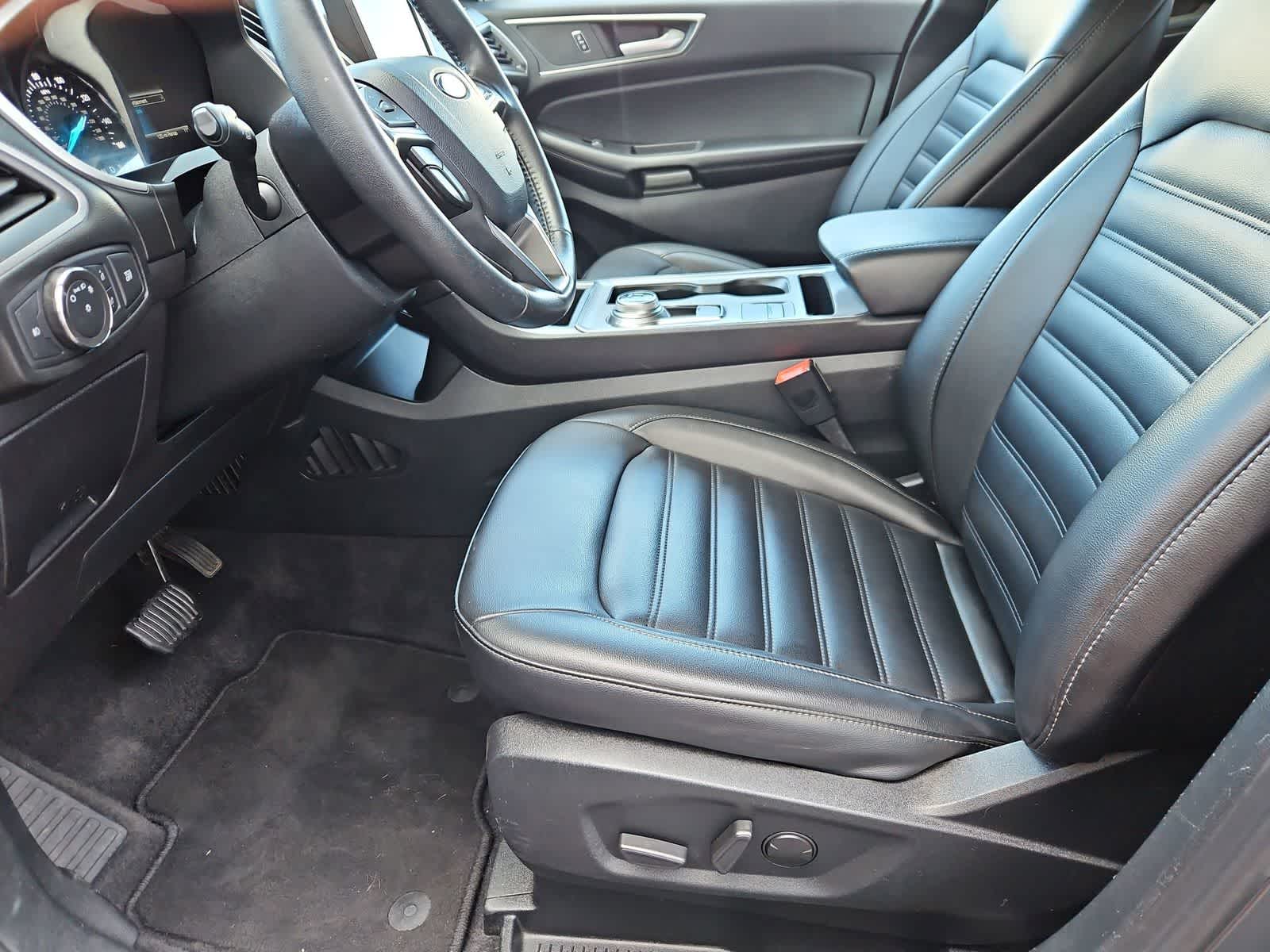 Thumbnail: 2021 Ford Edge - 16