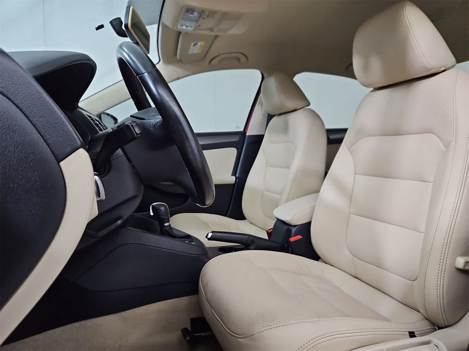 Thumbnail: 2013 Volkswagen Jetta - 16