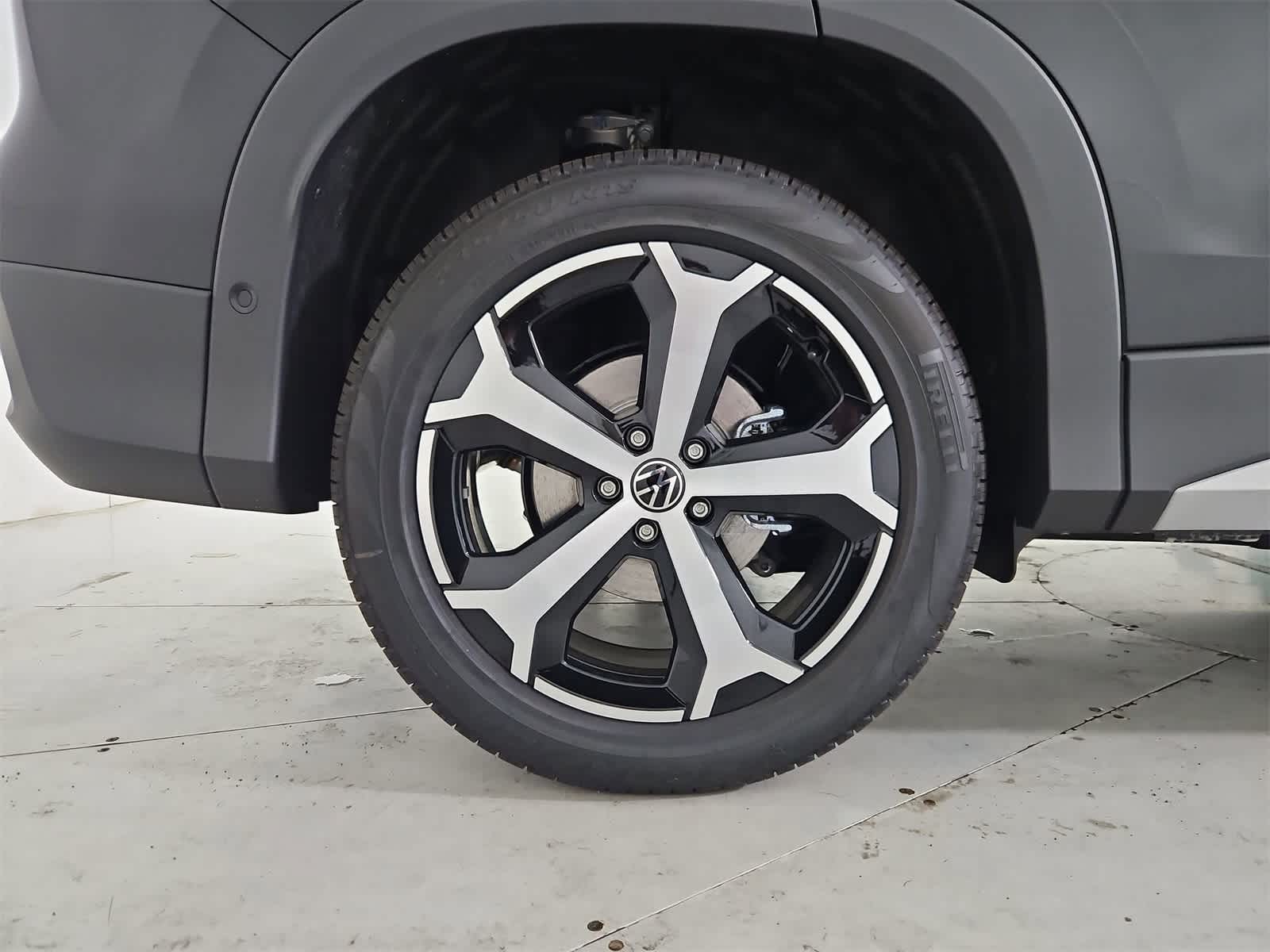 Thumbnail: 2025 Volkswagen Tiguan - 13