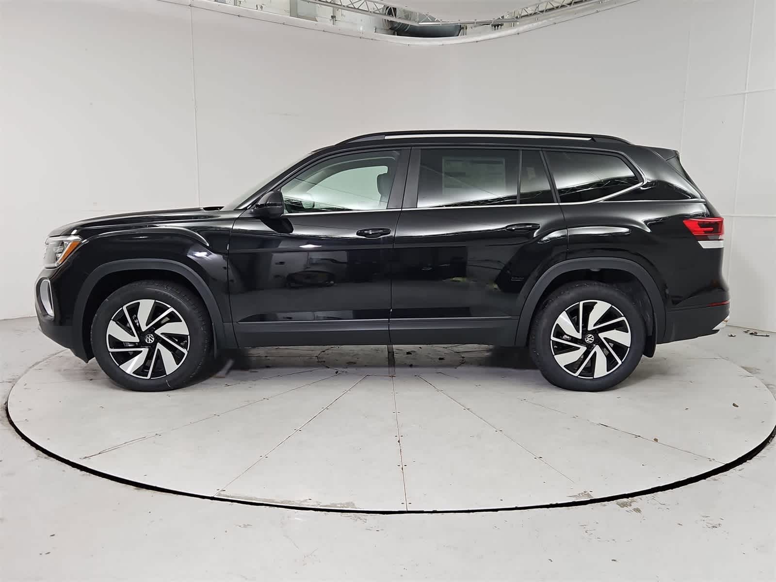 Thumbnail: 2026 Volkswagen Atlas - 3