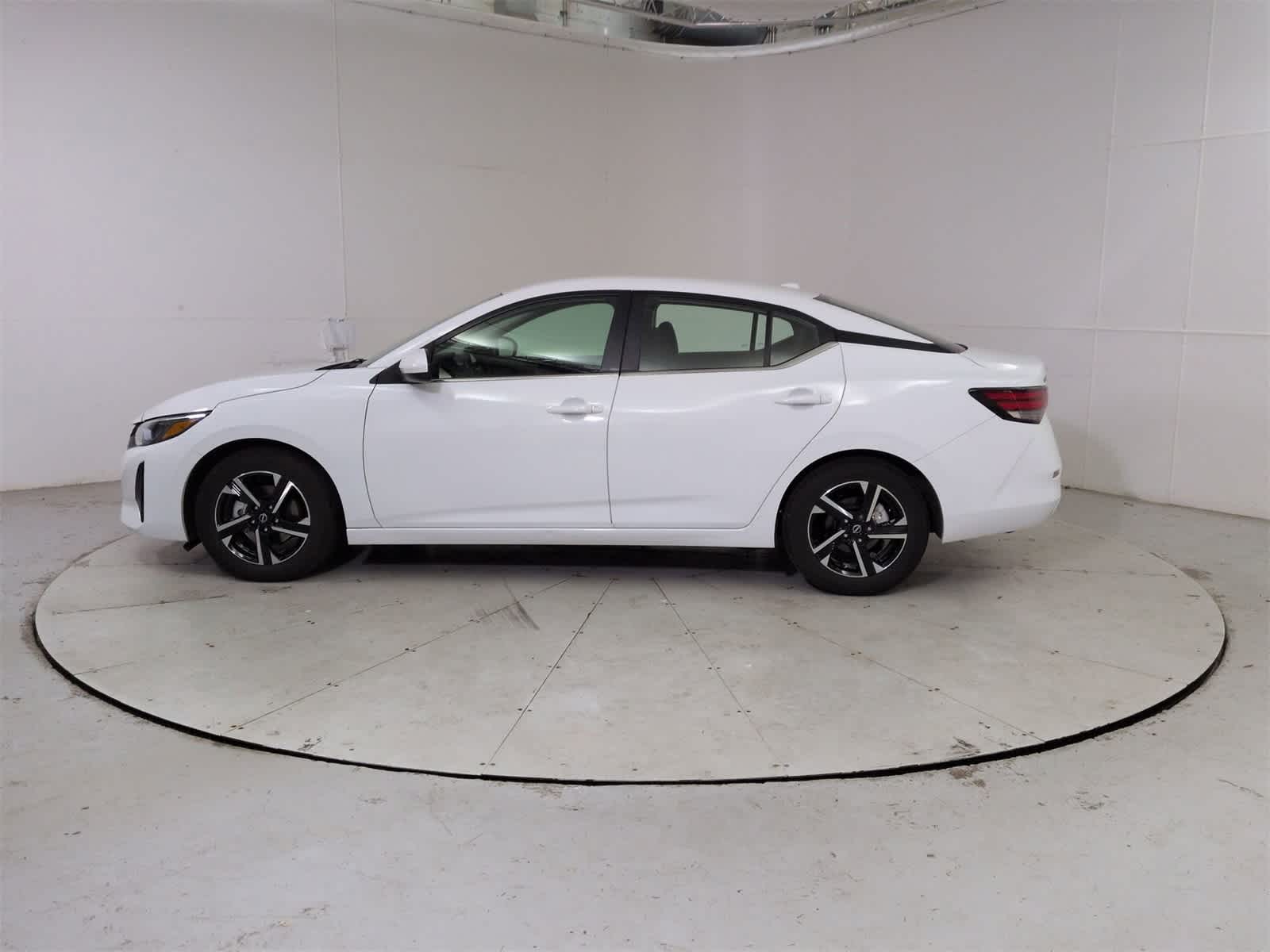 Thumbnail: 2024 Nissan Sentra - 3