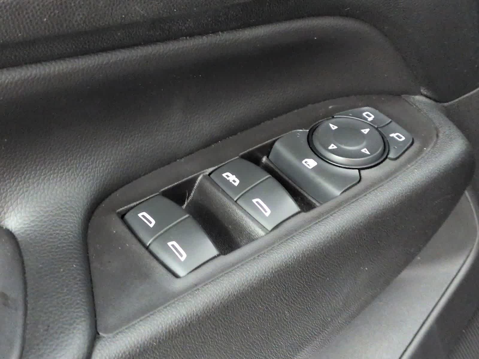 Thumbnail: 2020 Chevrolet Equinox - 16