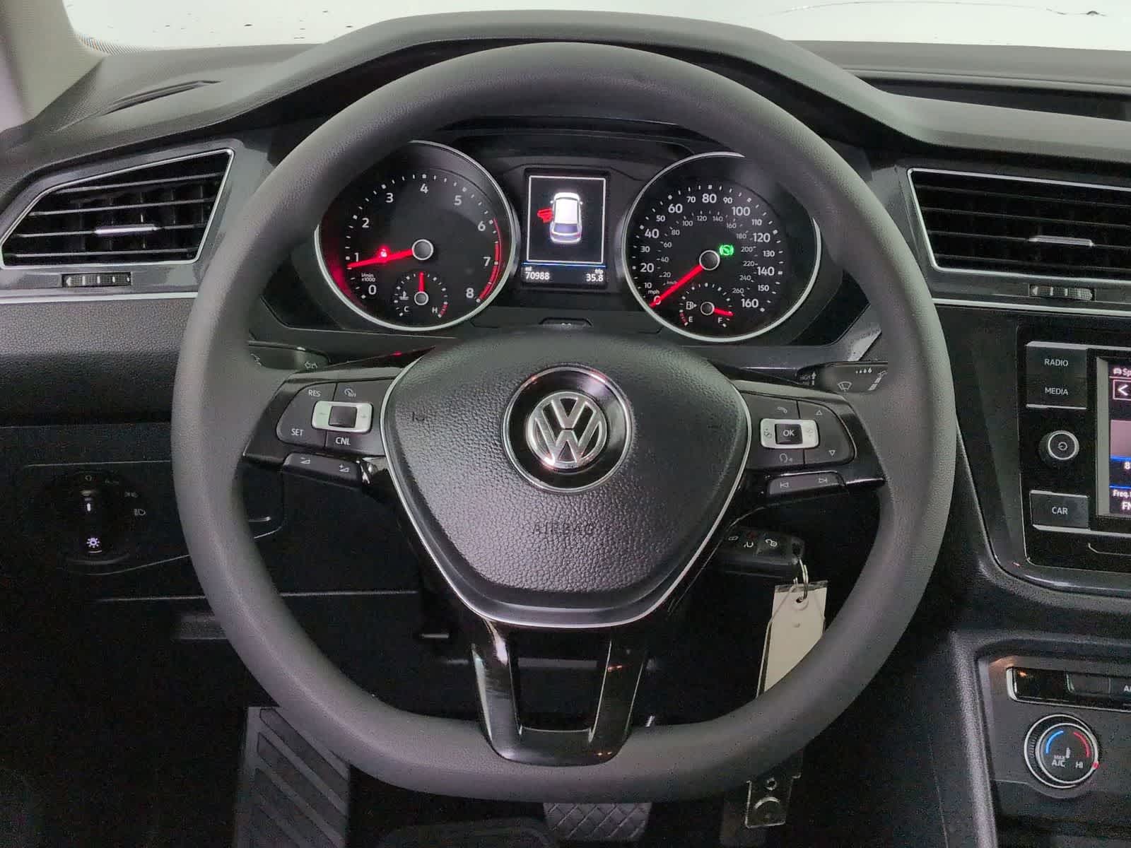 Thumbnail: 2018 Volkswagen Tiguan - 20