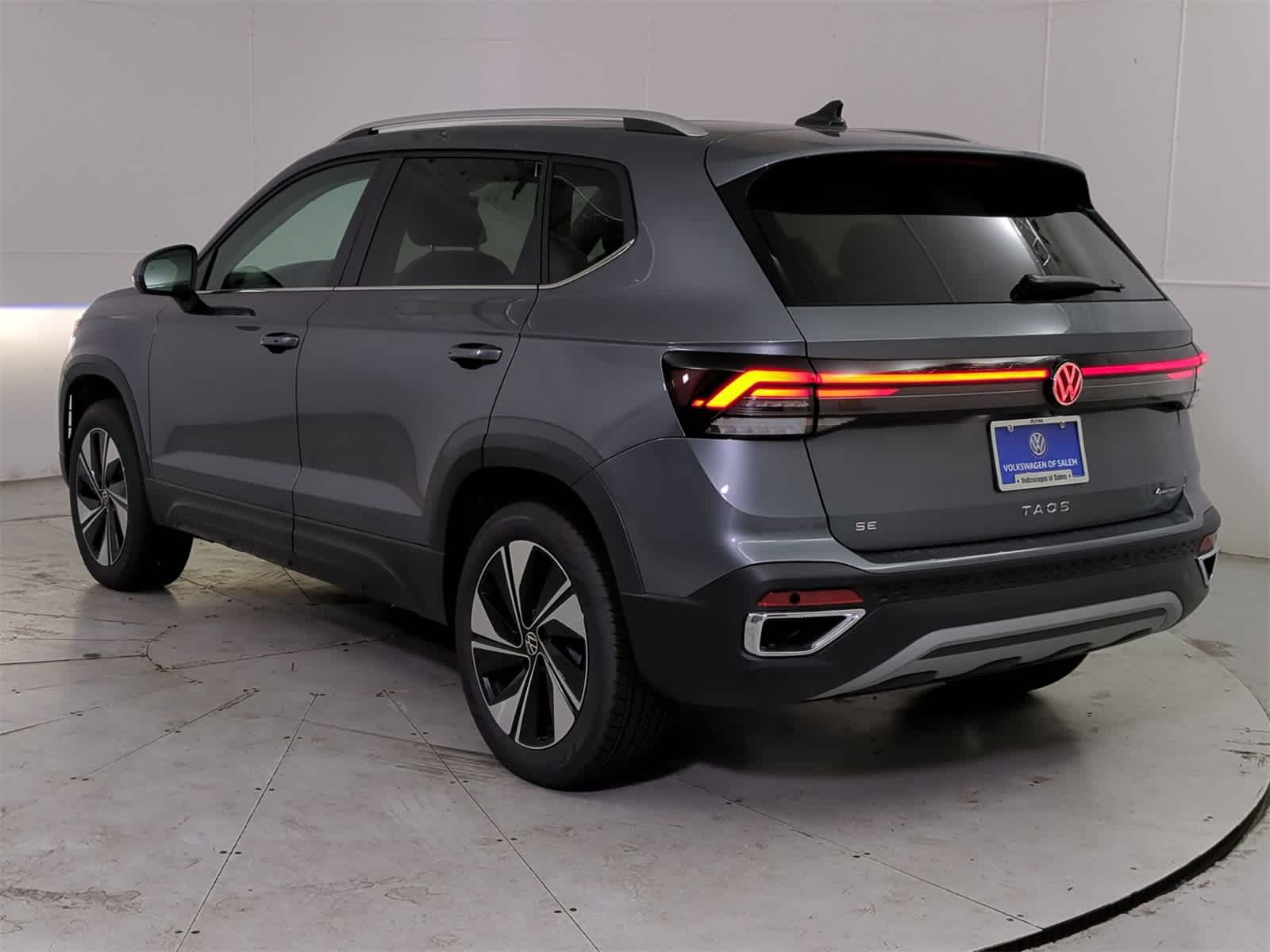 Thumbnail: 2025 Volkswagen Taos - 4