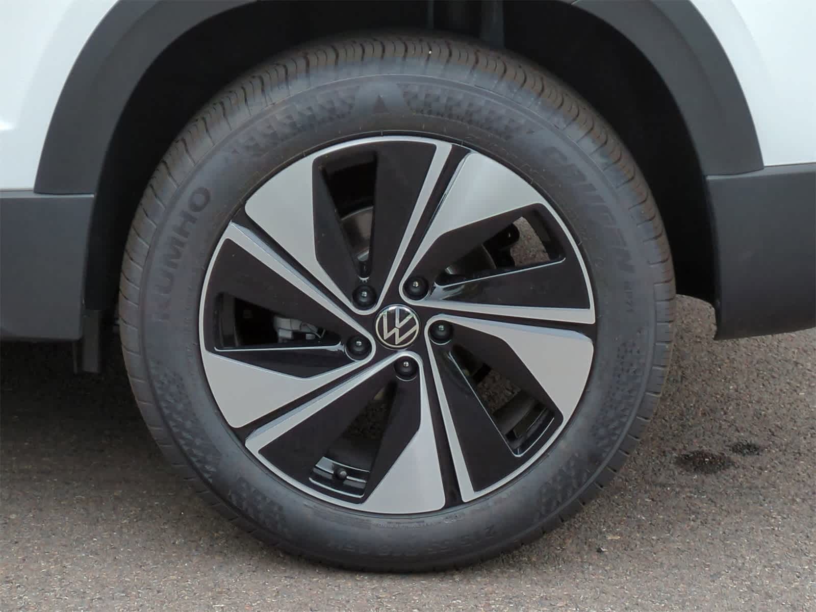 Thumbnail: 2025 Volkswagen Taos - 13