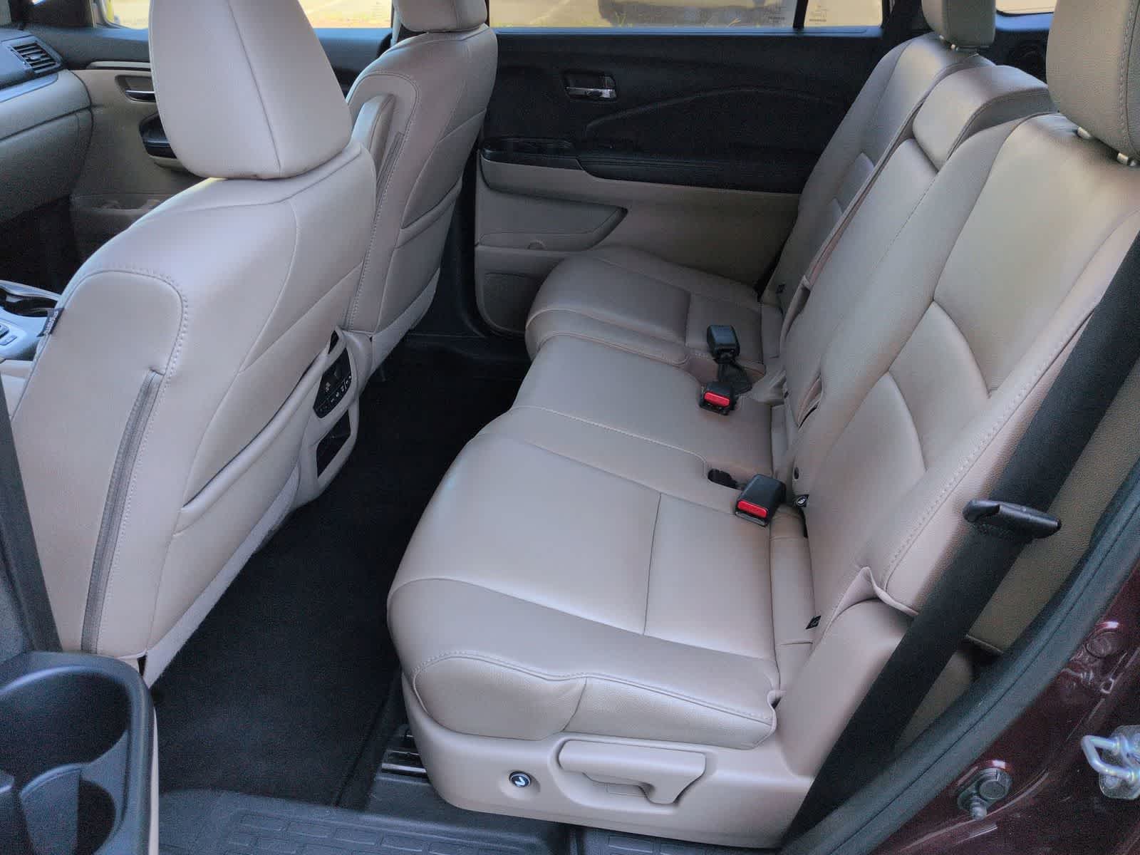 Thumbnail: 2017 Honda Pilot - 20