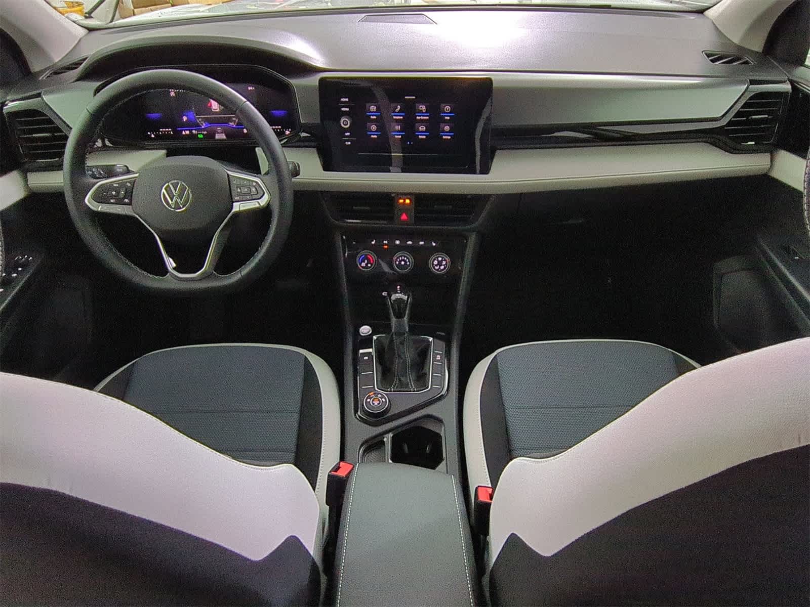 Thumbnail: 2025 Volkswagen Taos - 15