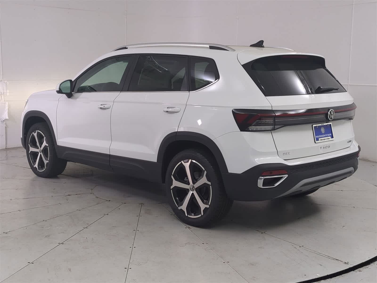 Thumbnail: 2025 Volkswagen Taos - 4