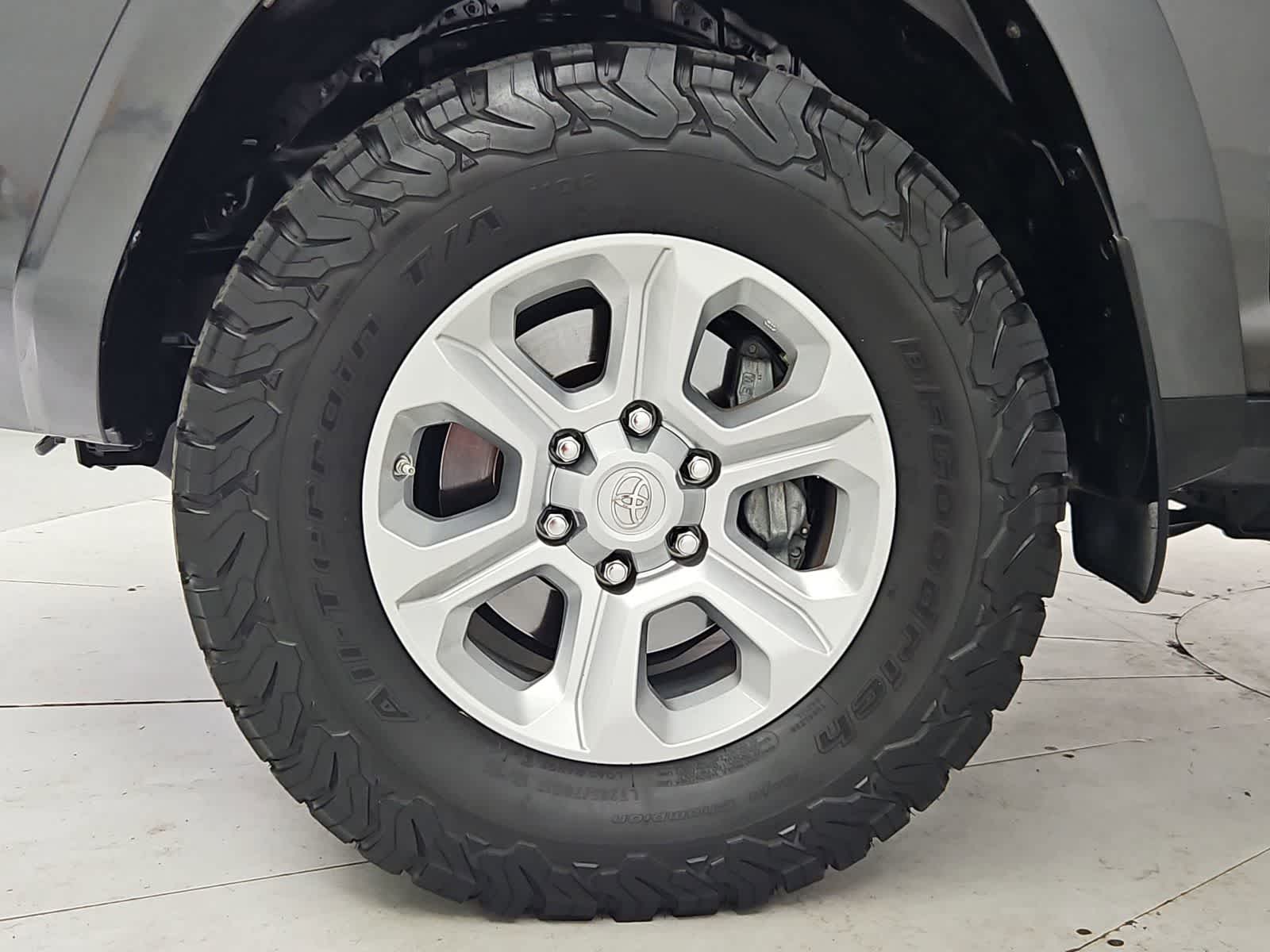 Thumbnail: 2018 Toyota 4Runner - 13