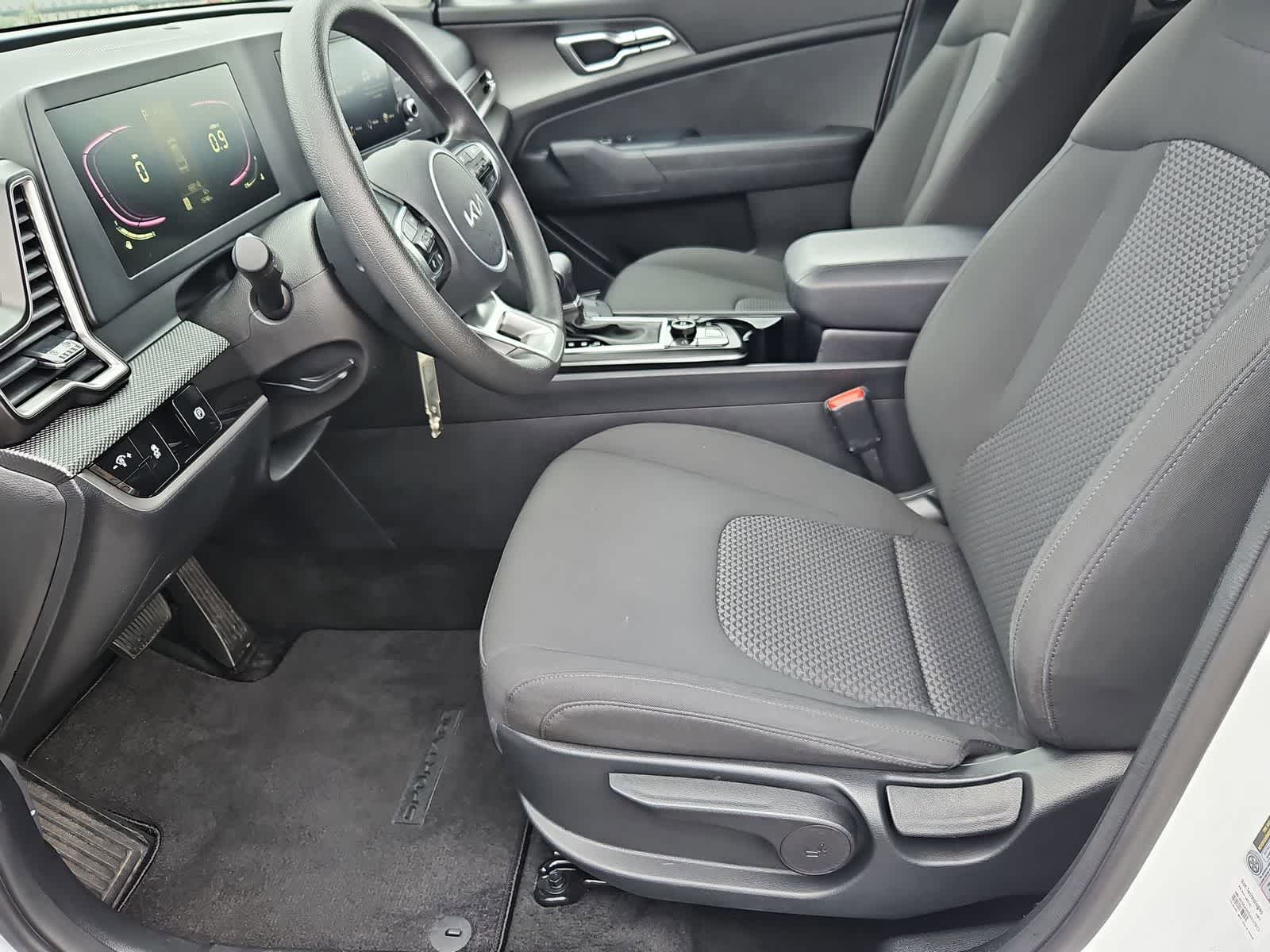 Thumbnail: 2025 Kia Sportage - 16