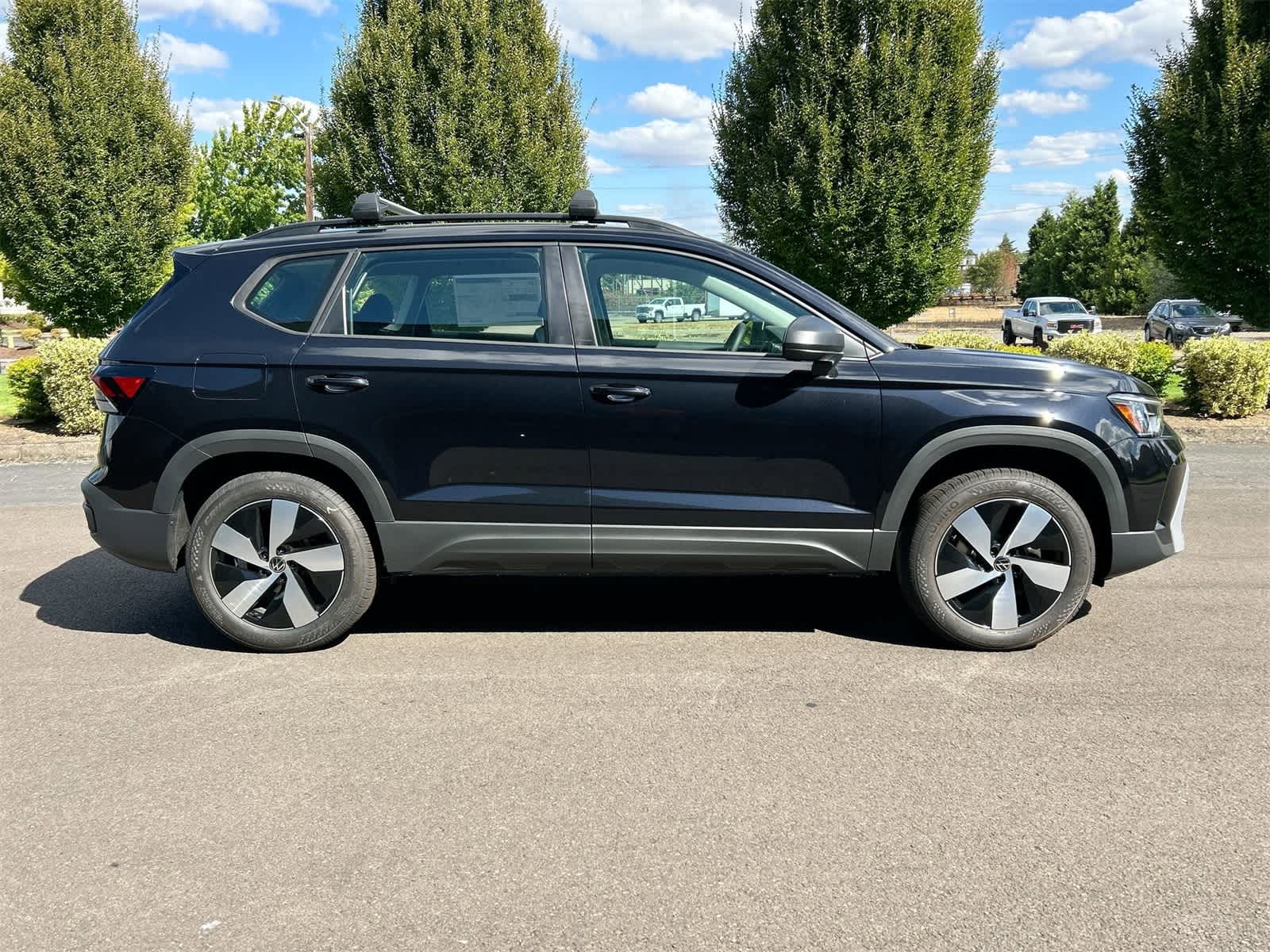 Thumbnail: 2025 Volkswagen Taos - 7