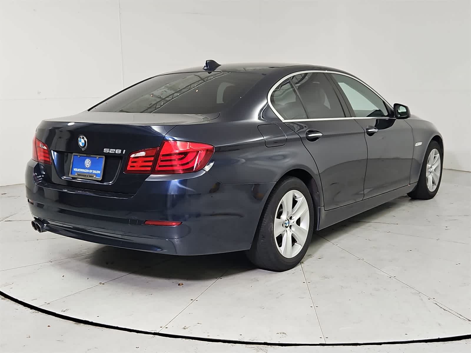 Thumbnail: 2011 BMW 5 Series - 6