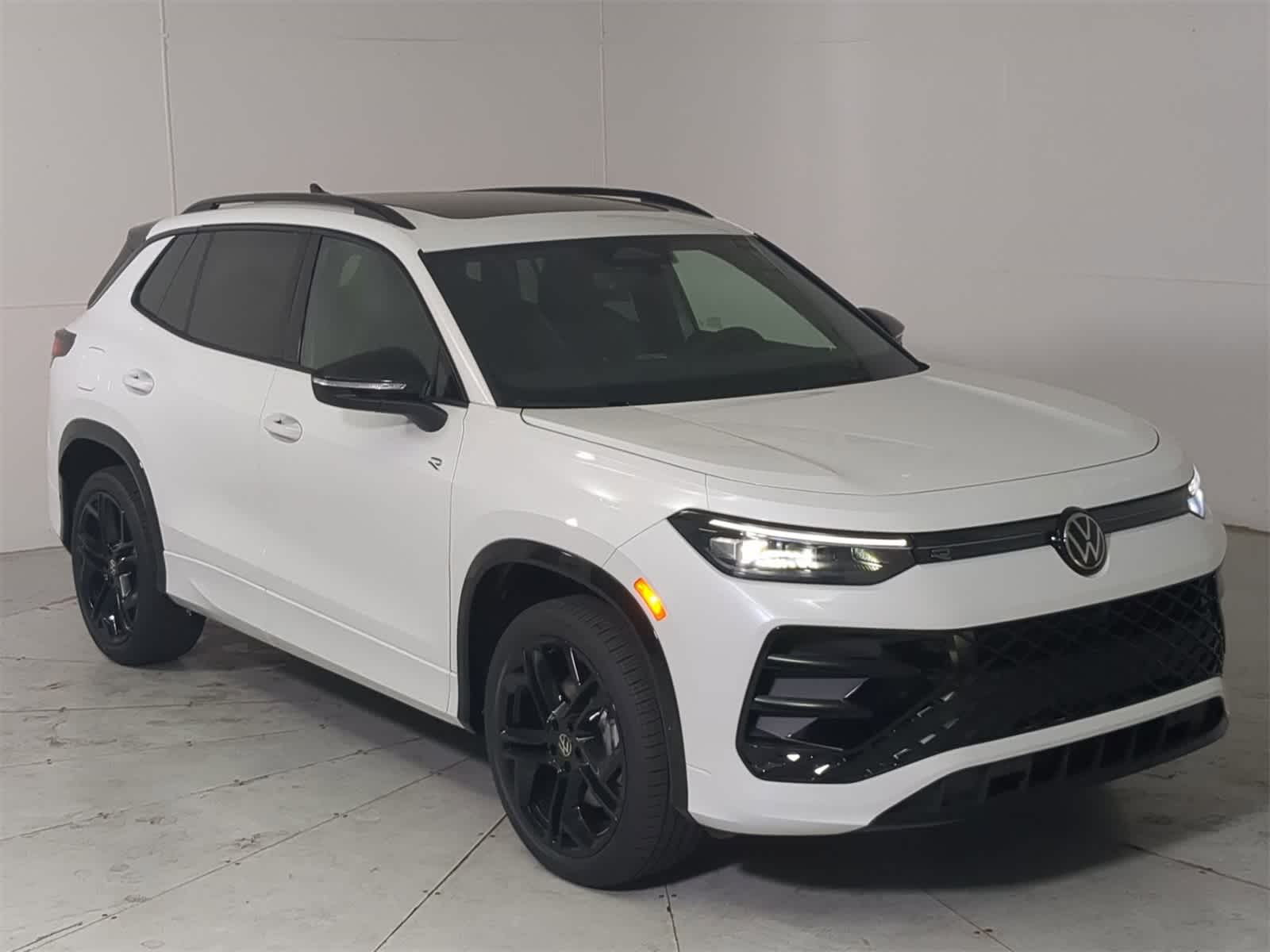 Thumbnail: 2025 Volkswagen Tiguan - 8