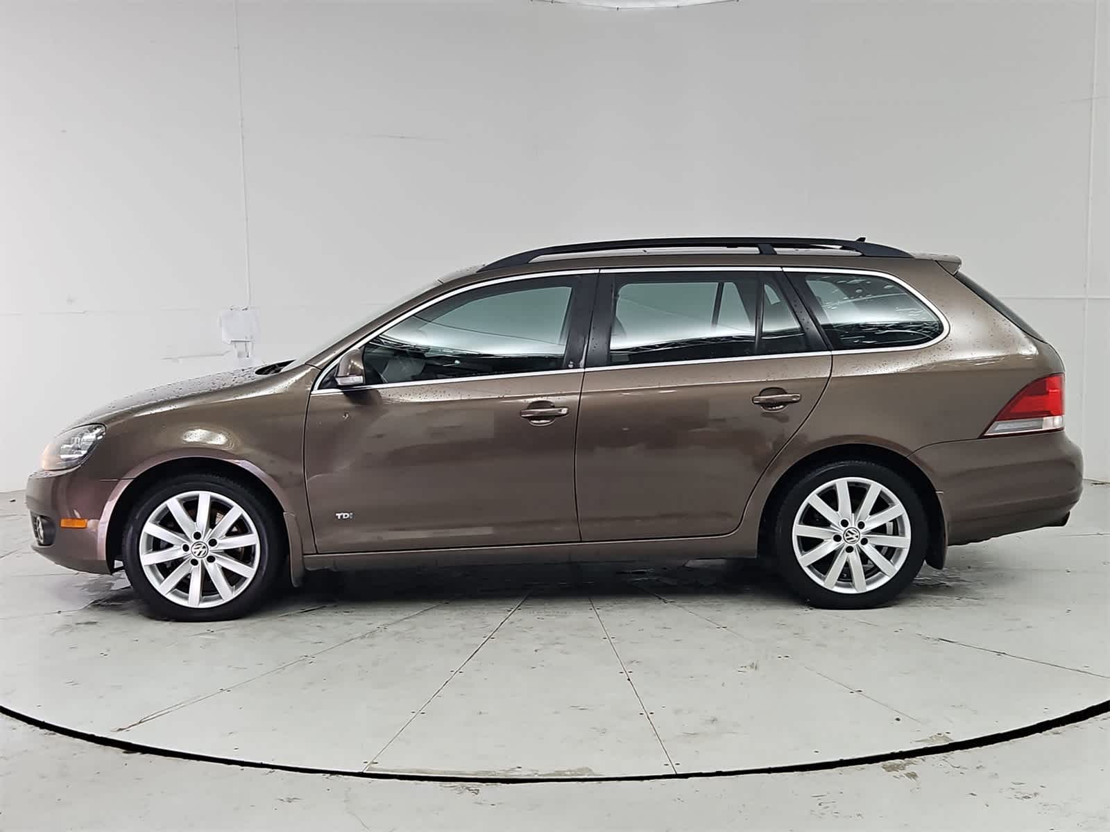 Thumbnail: 2011 Volkswagen Jetta - 3