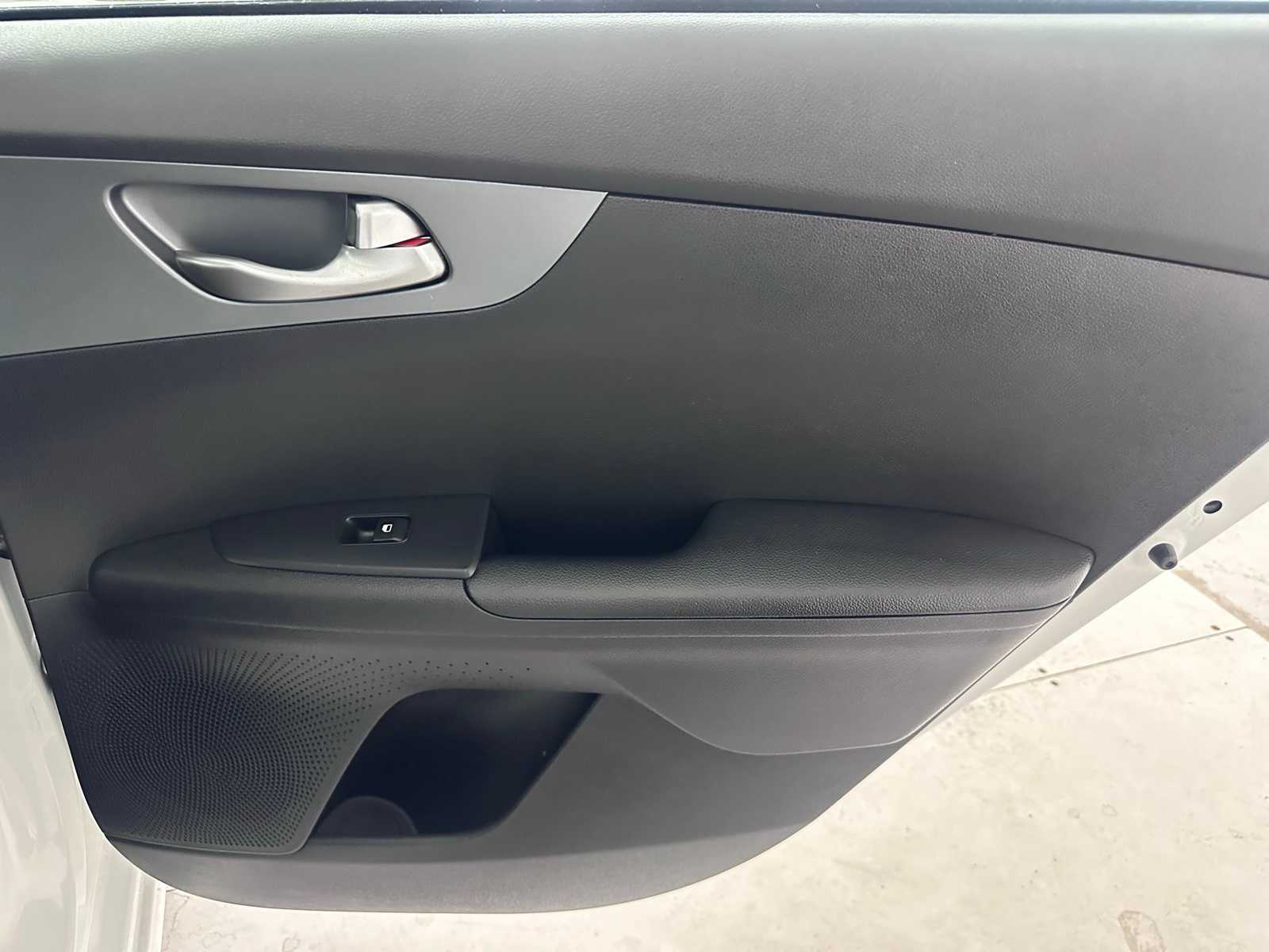 Thumbnail: 2021 Kia Forte - 30