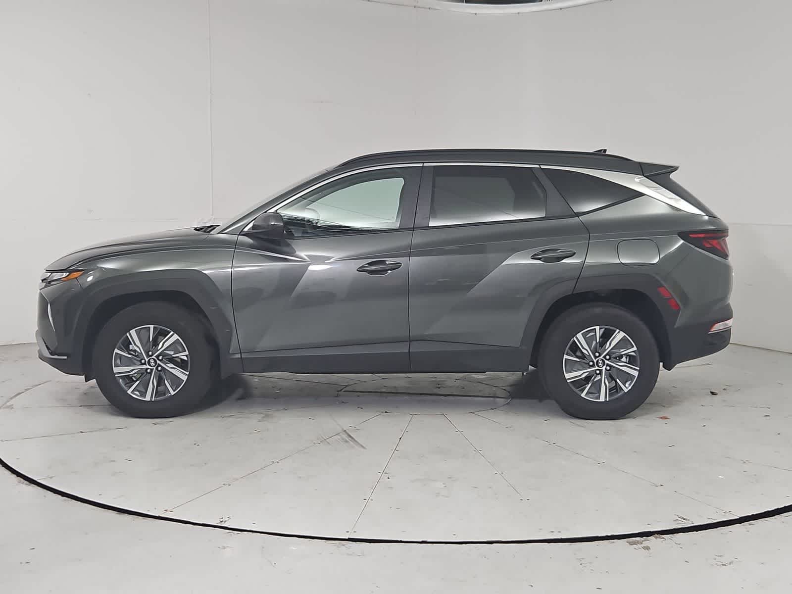 Thumbnail: 2024 Hyundai Tucson - 3