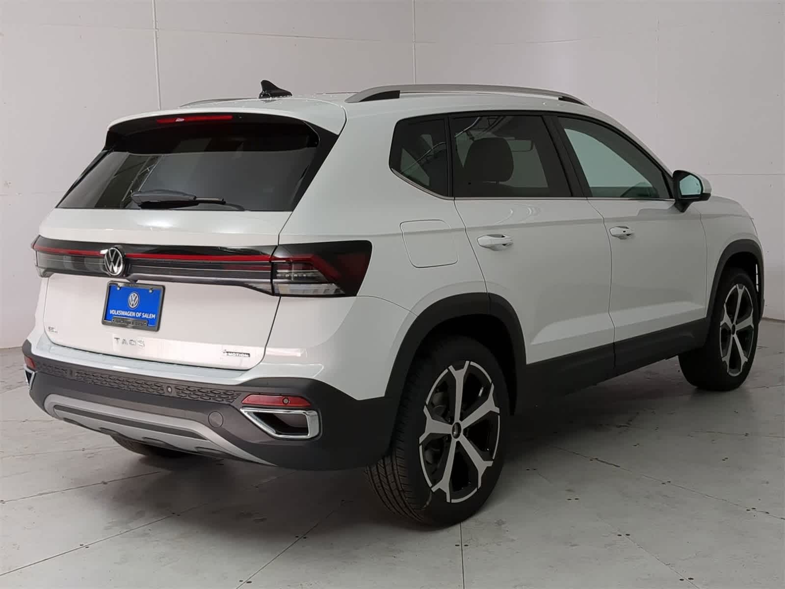 Thumbnail: 2025 Volkswagen Taos - 6