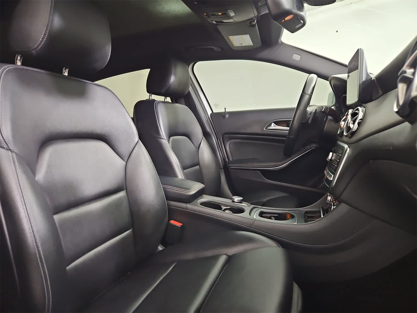 Thumbnail: 2018 Mercedes-Benz GLA - 23