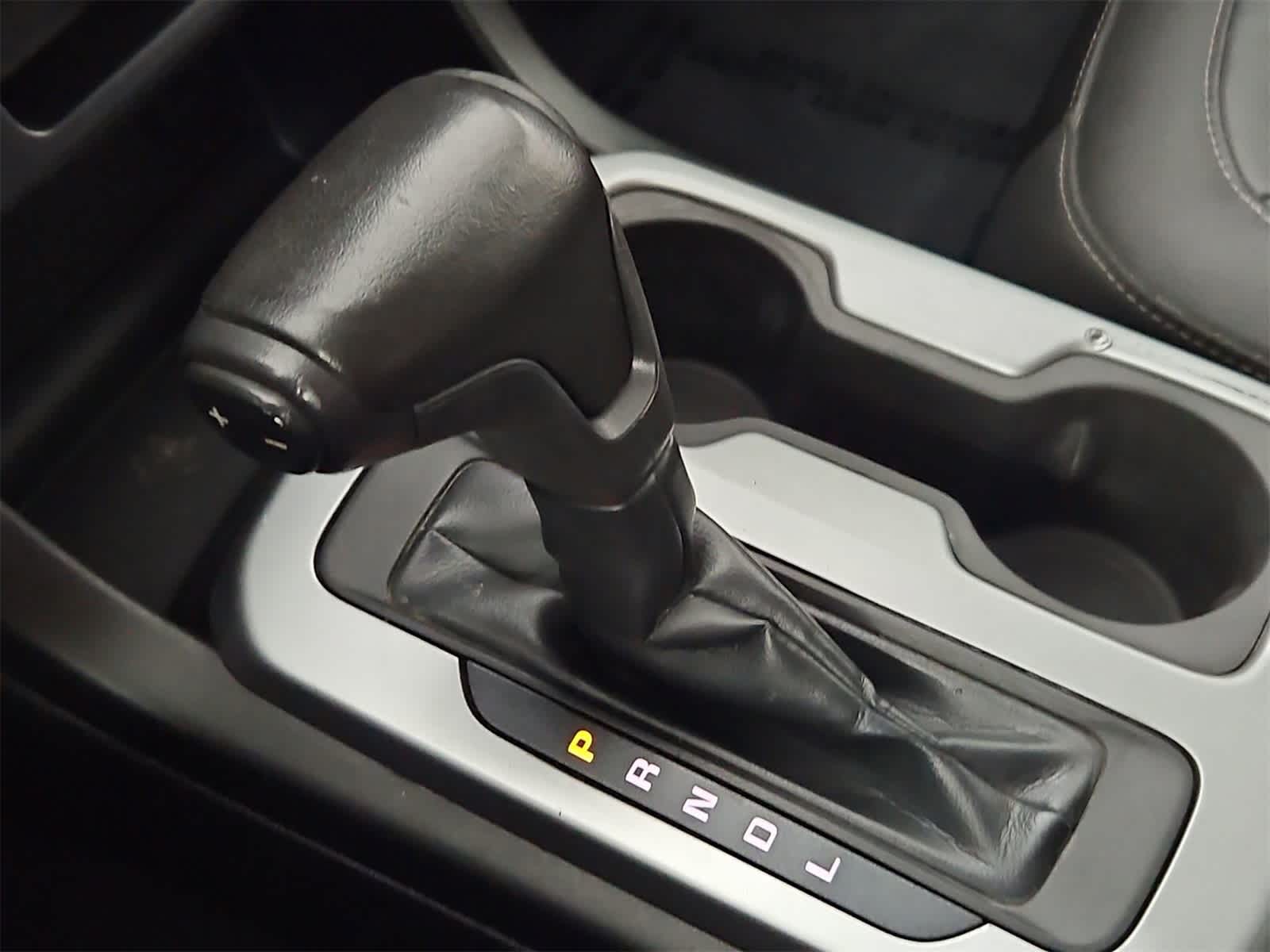 Thumbnail: 2021 Chevrolet Colorado - 32