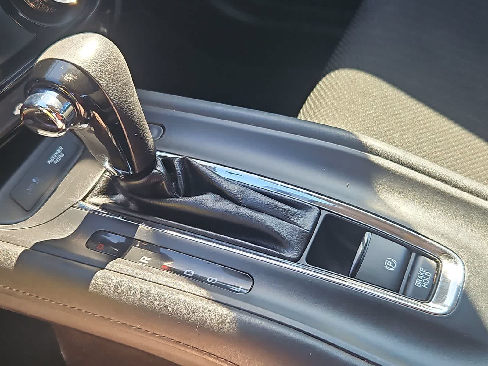 Thumbnail: 2016 Honda HR-V - 30