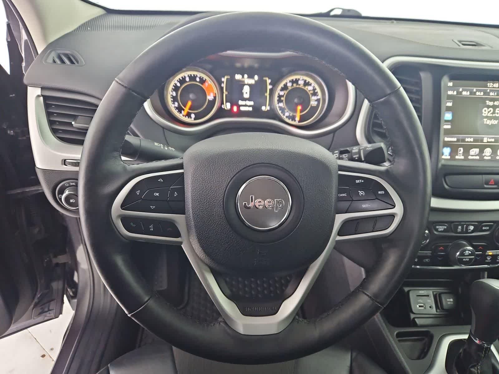 Thumbnail: 2018 Jeep Cherokee - 22