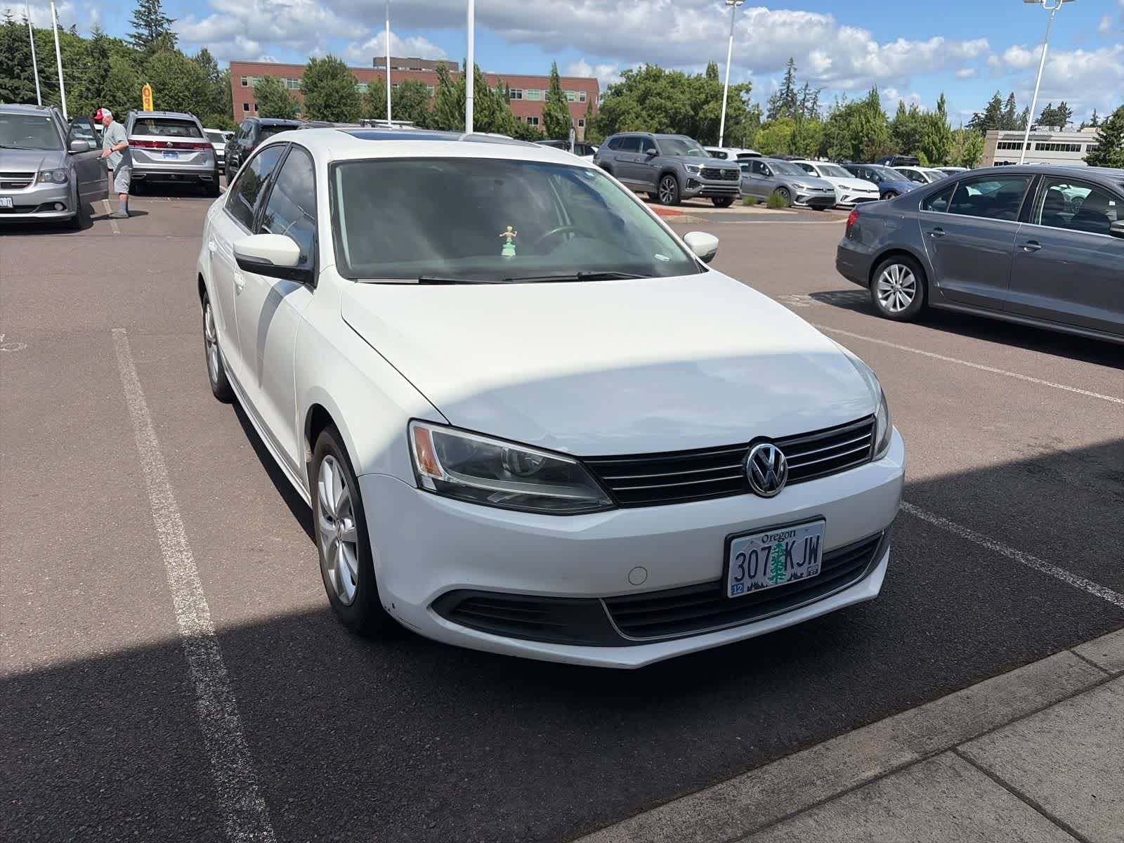 Thumbnail: 2013 Volkswagen Jetta - 3