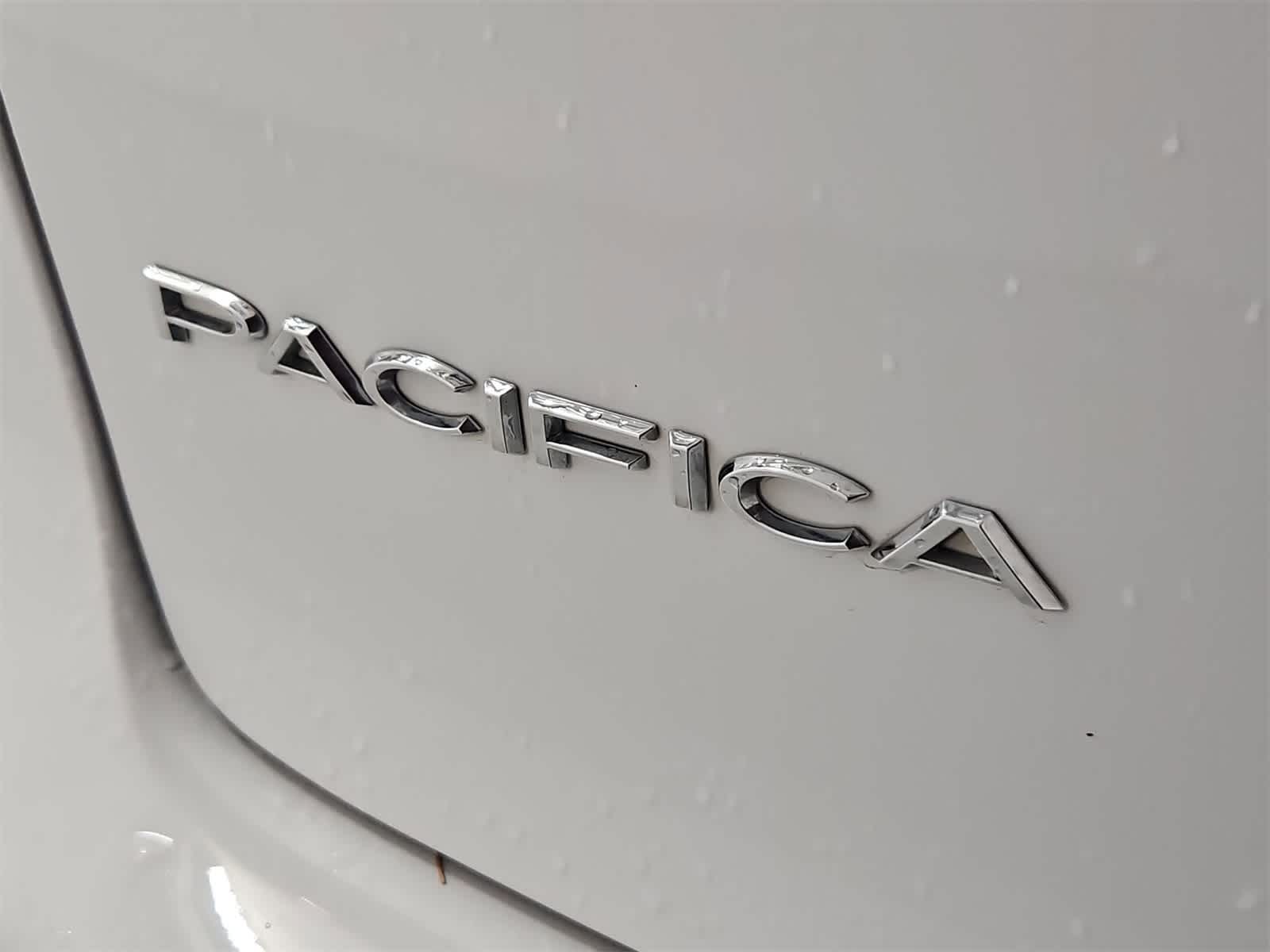 Thumbnail: 2024 Chrysler Pacifica - 12