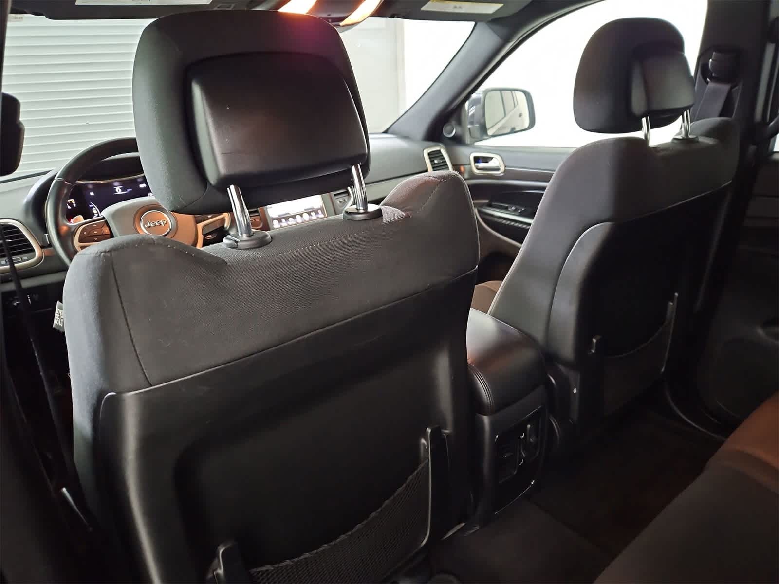 Thumbnail: 2017 Jeep Grand Cherokee - 18