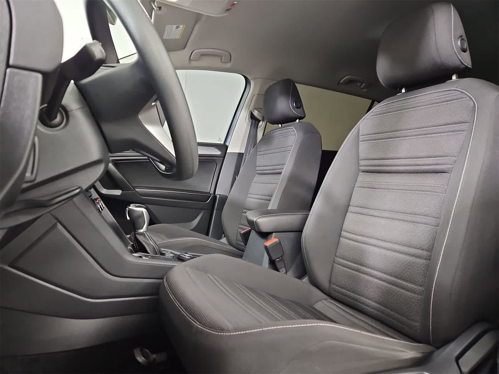 Thumbnail: 2022 Volkswagen Tiguan - 16