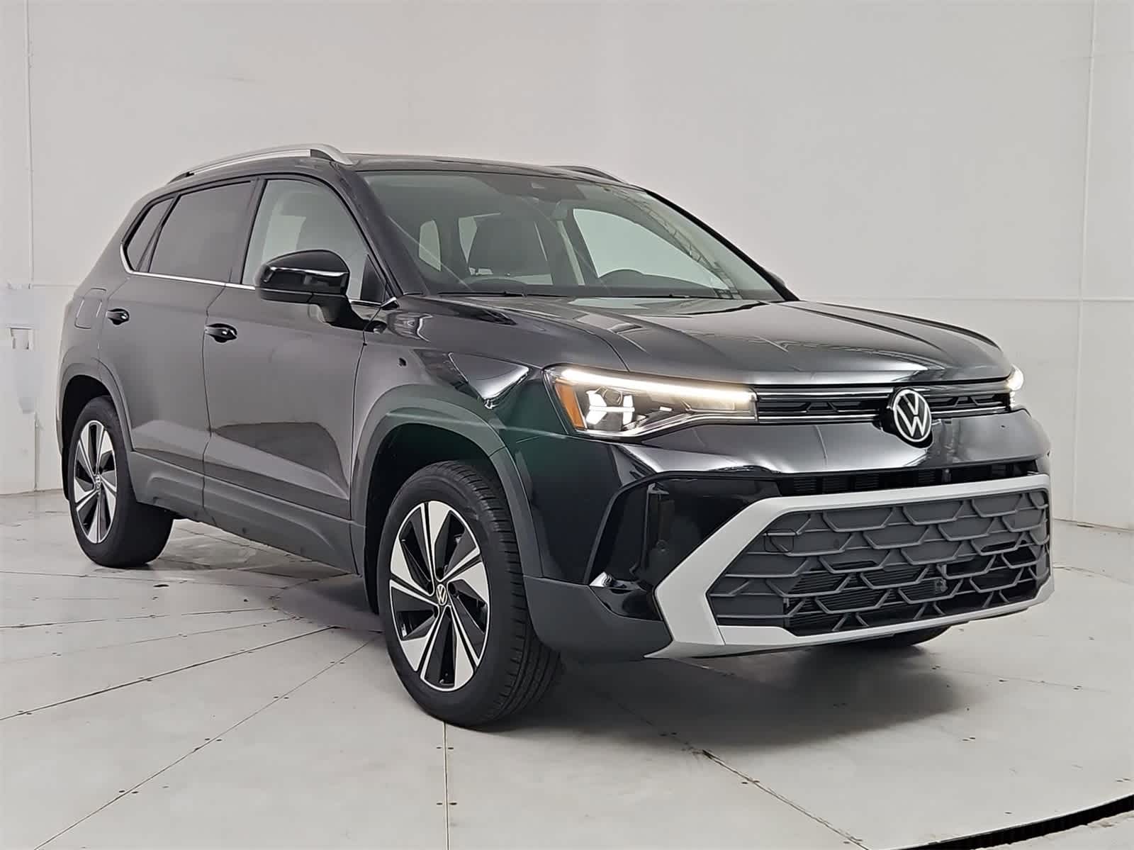 Thumbnail: 2025 Volkswagen Taos - 8