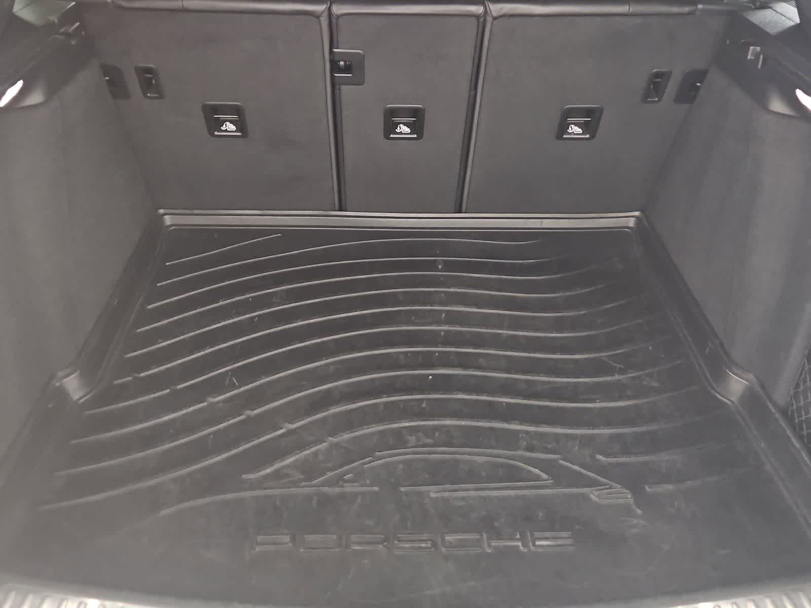 Thumbnail: 2017 Porsche Macan - 36