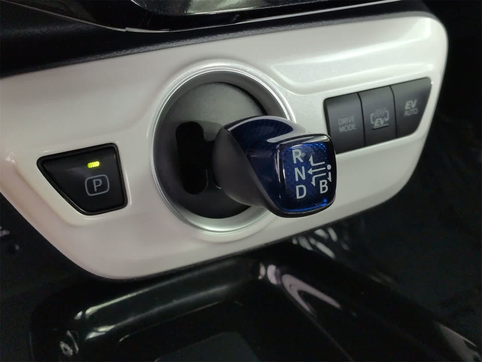 Thumbnail: 2019 Toyota Prius Prime - 32