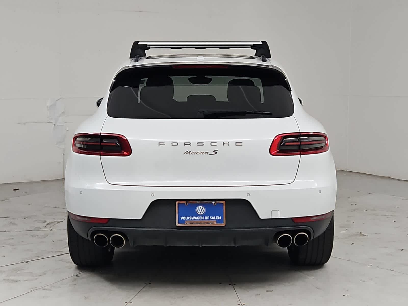 Thumbnail: 2016 Porsche Macan - 5