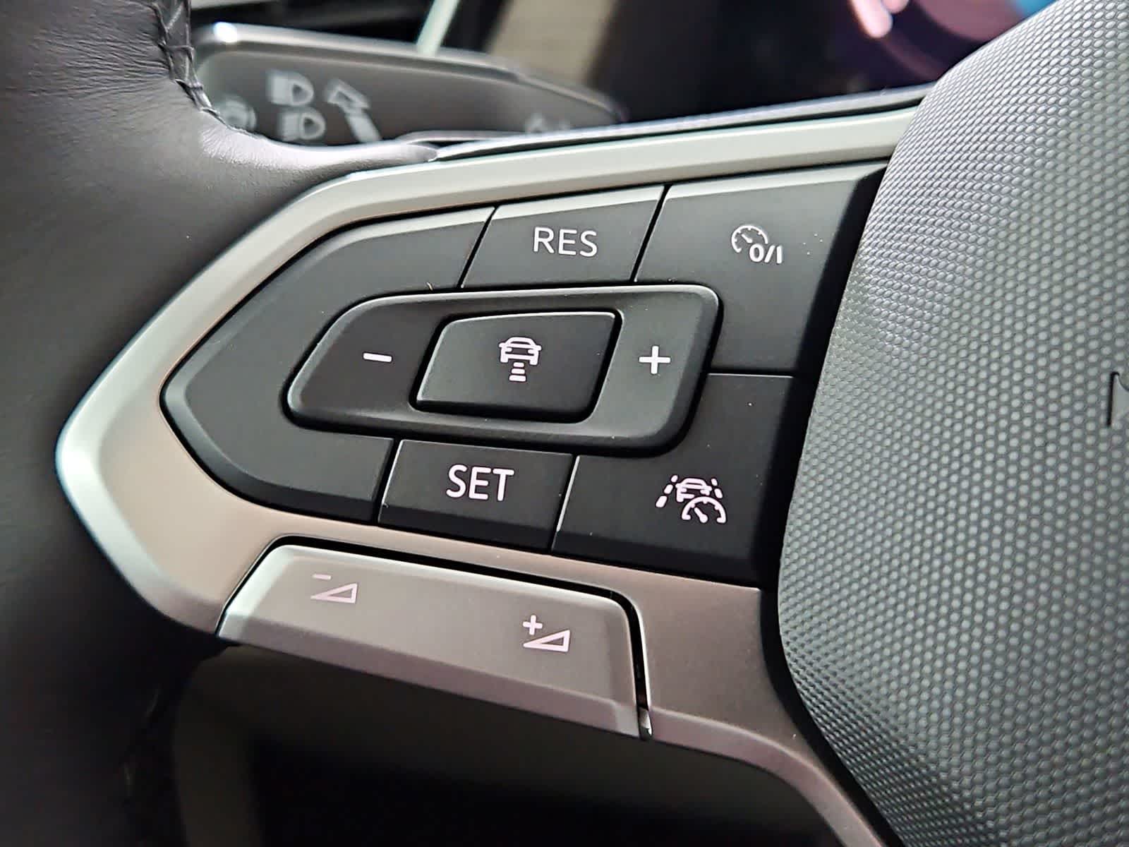 Thumbnail: 2026 Volkswagen Atlas - 25