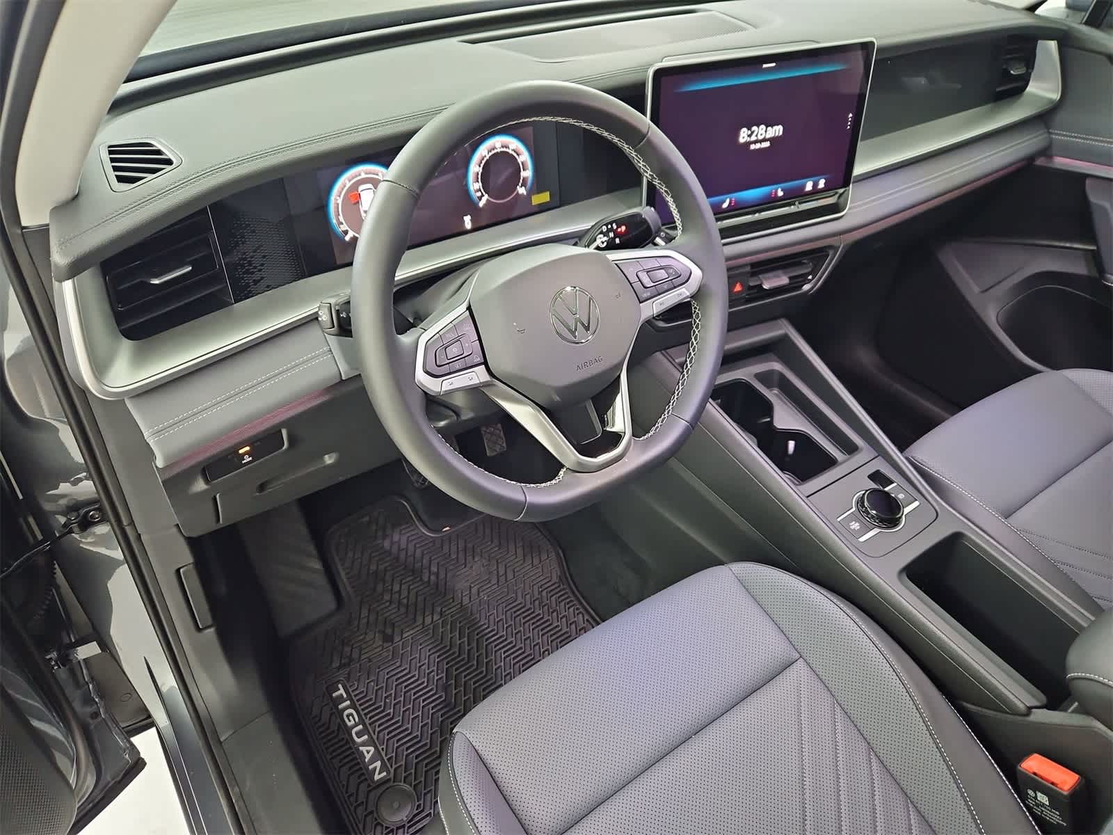 Thumbnail: 2025 Volkswagen Tiguan - 2