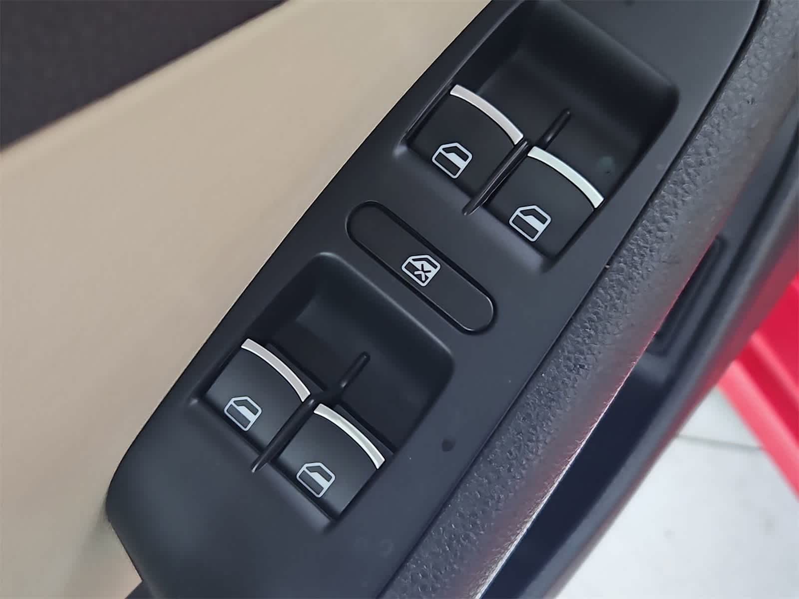 Thumbnail: 2013 Volkswagen Jetta - 17