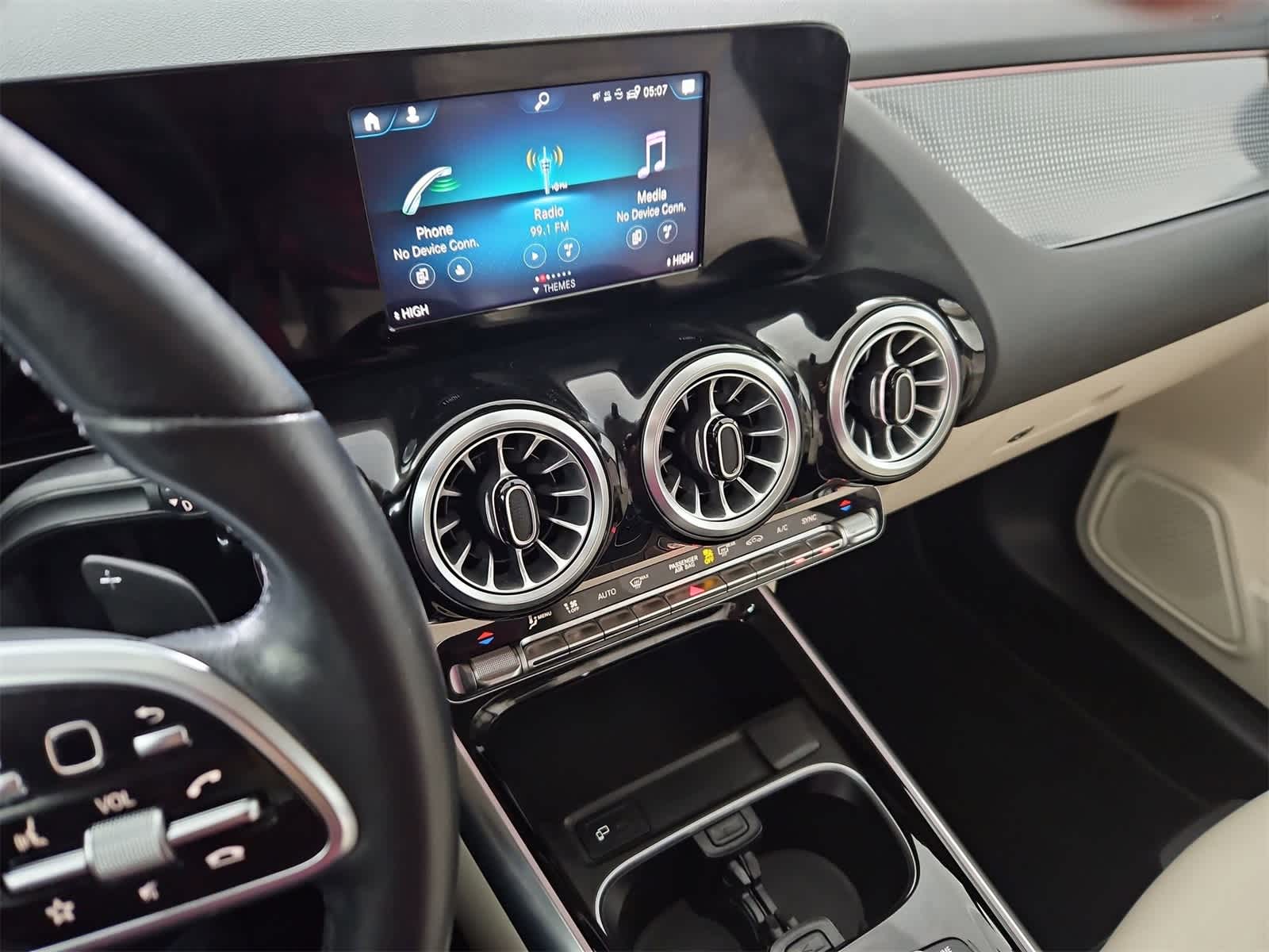 Thumbnail: 2022 Mercedes-Benz GLA - 27