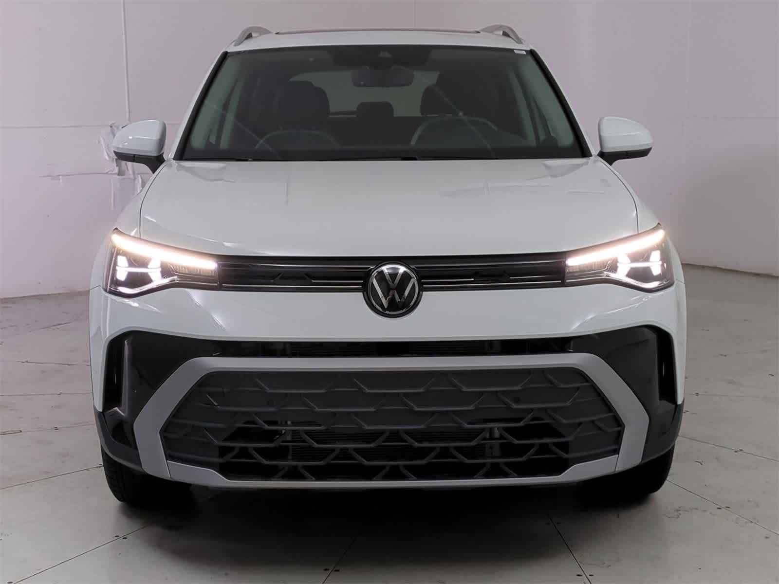 Thumbnail: 2025 Volkswagen Taos - 9