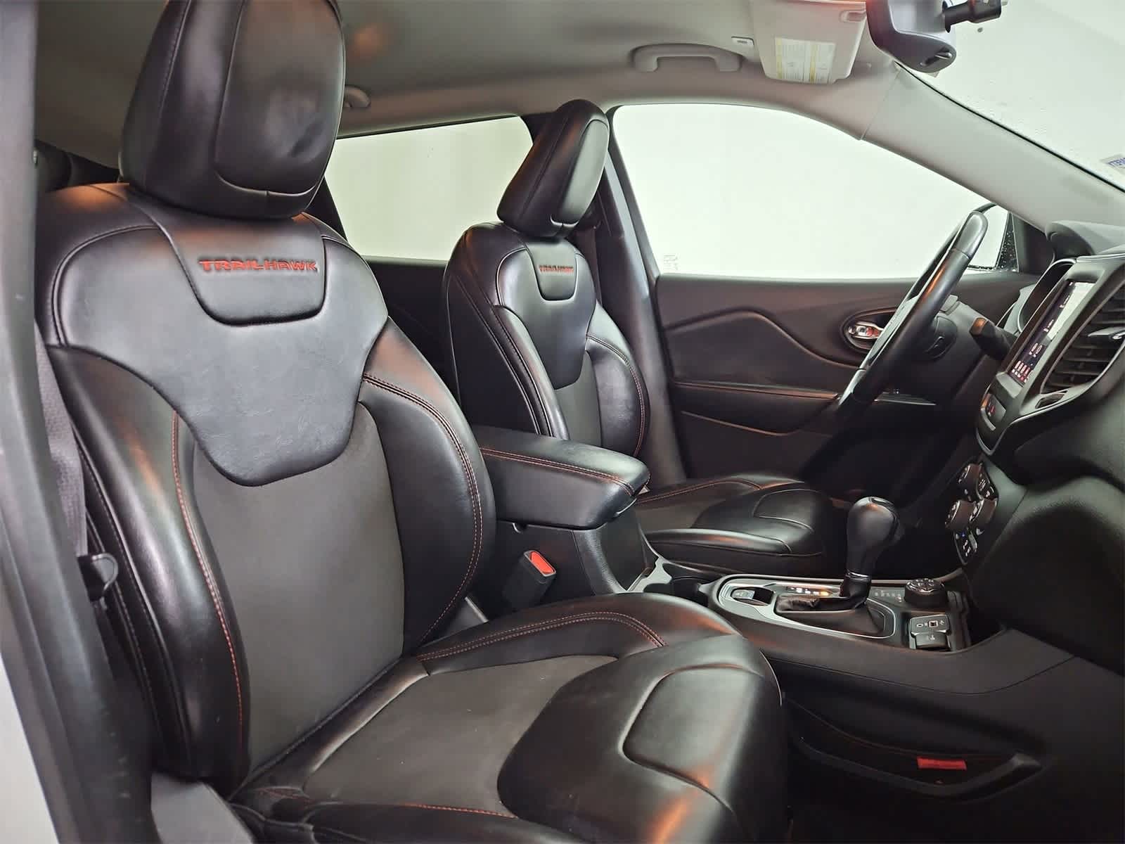 Thumbnail: 2019 Jeep Cherokee - 21