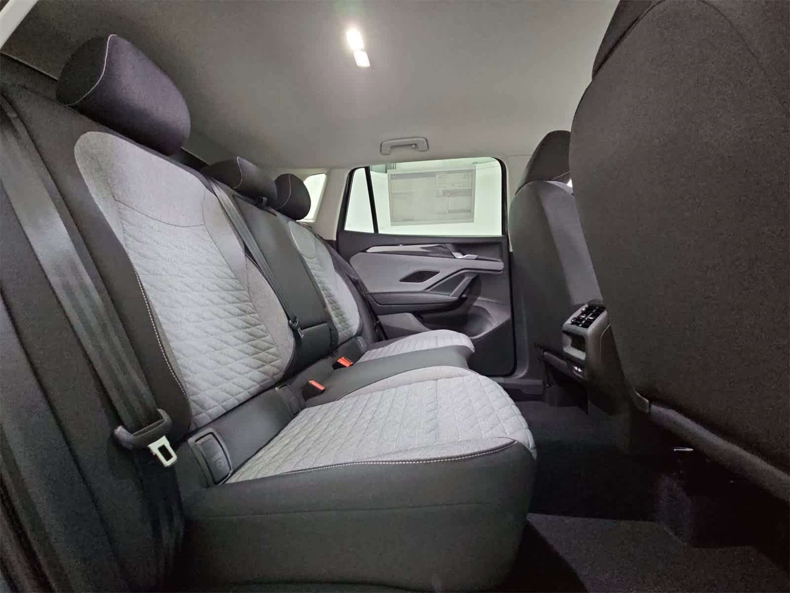 Thumbnail: 2025 Volkswagen Tiguan - 20