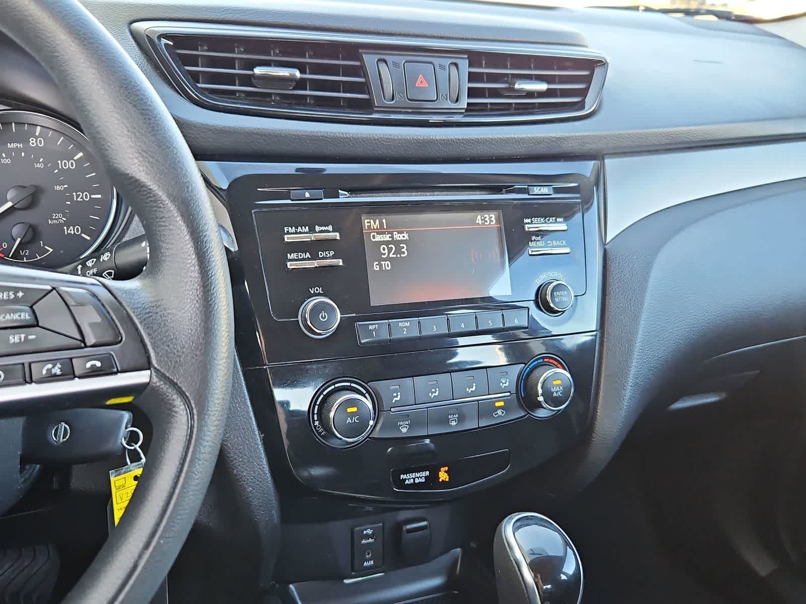 Thumbnail: 2018 Nissan Rogue Sport - 27