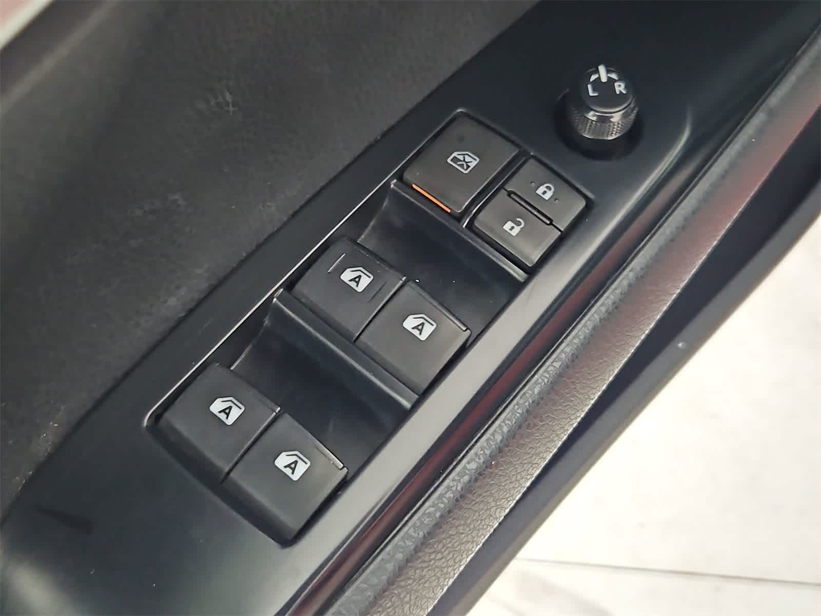 Thumbnail: 2018 Toyota Camry - 17